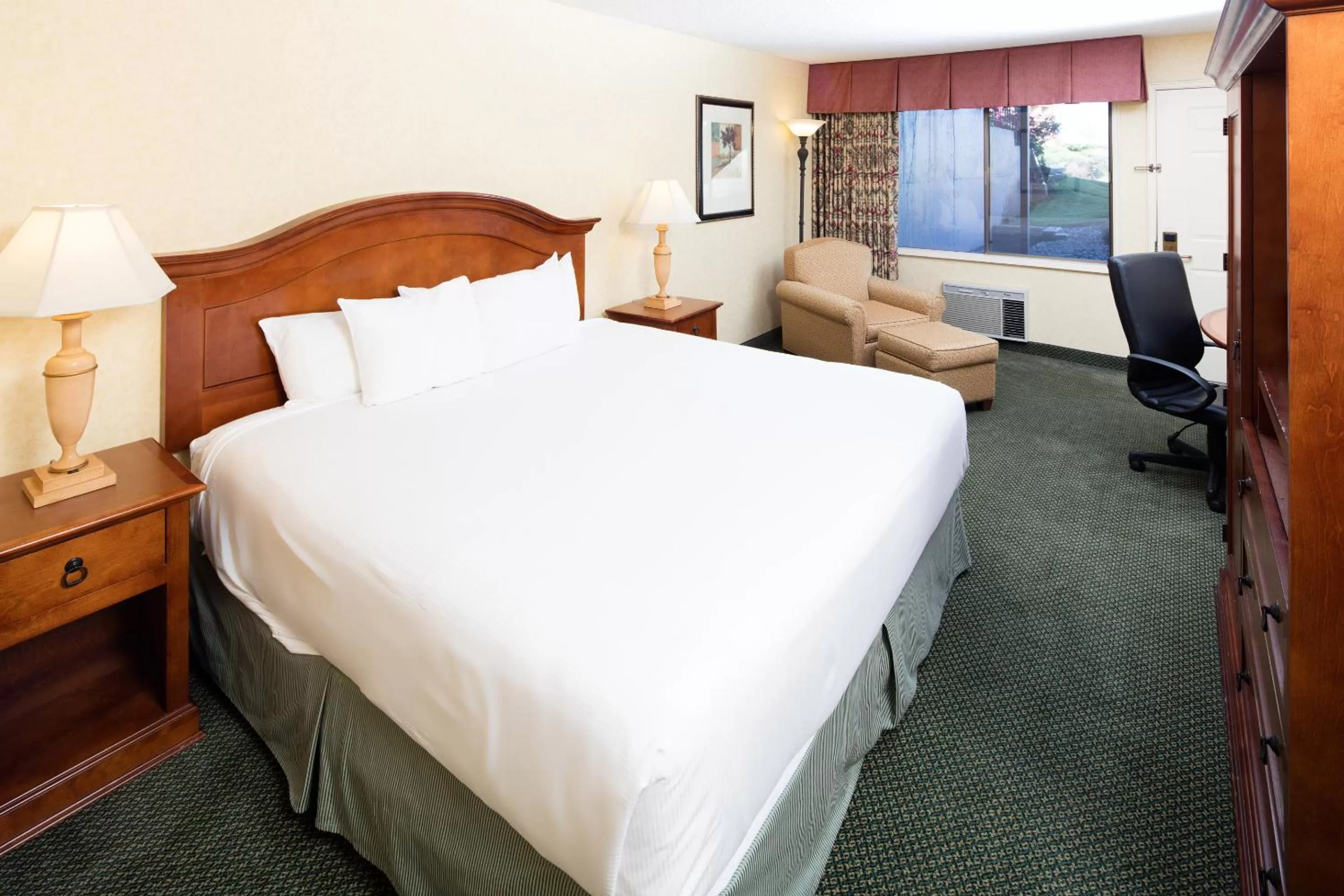 King Room - Disability Access in Red Lion Hotel Pendleton