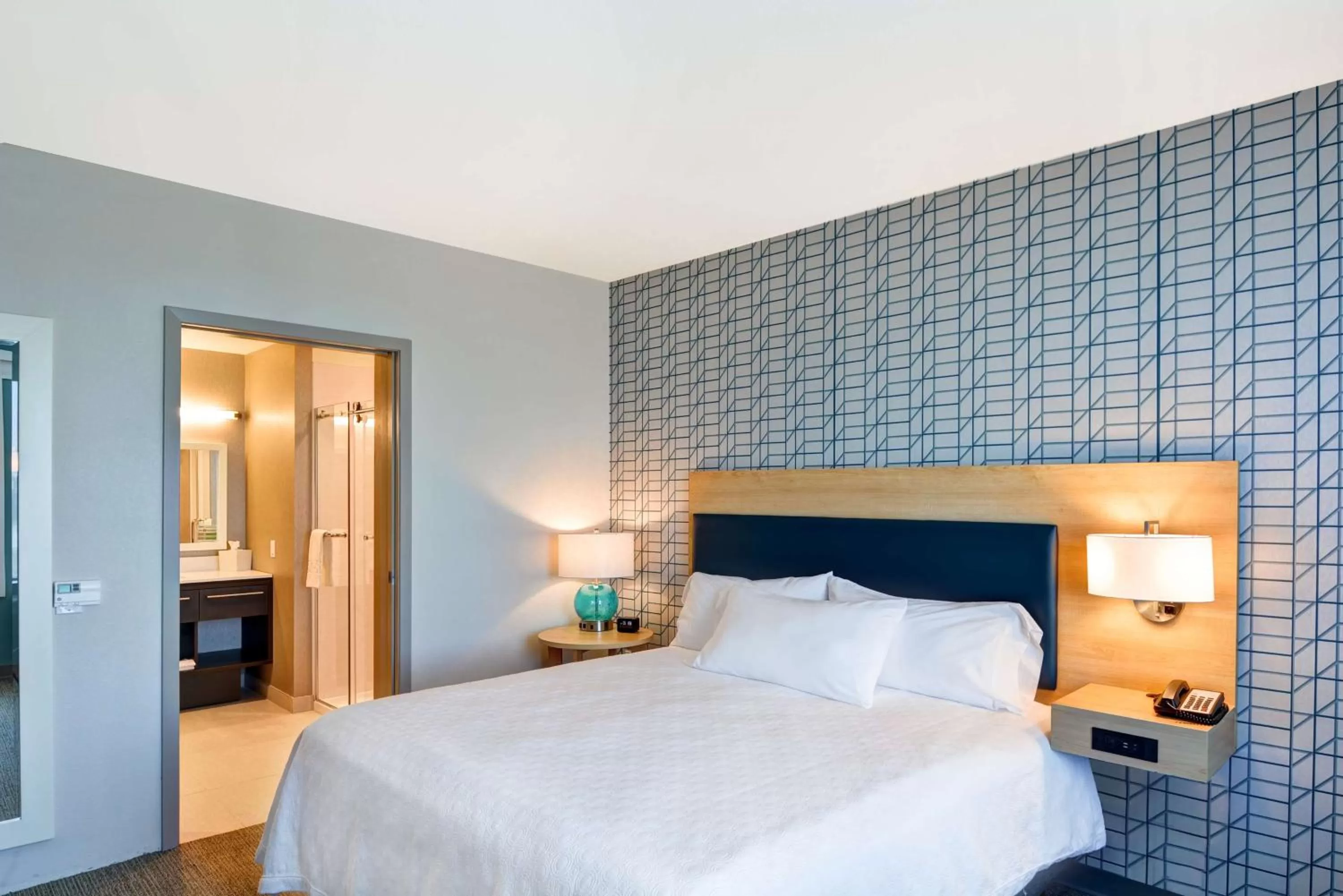 King Suite - Hearing Access/Non-Smoking in Home2 Suites By Hilton Palmdale