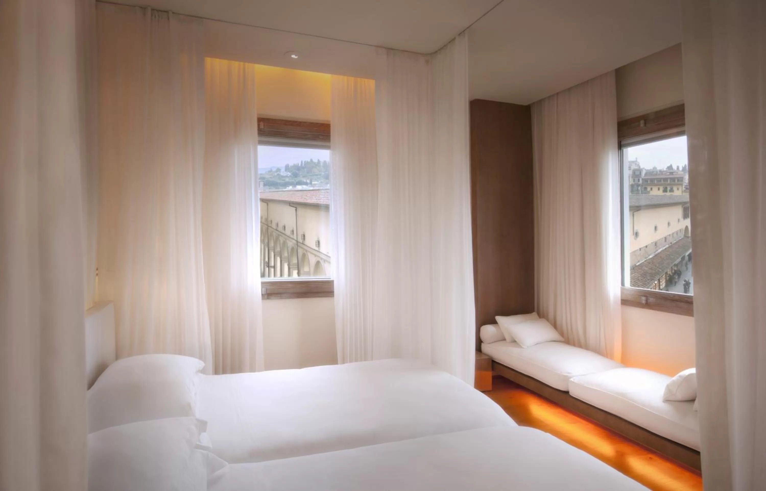 Deluxe Double Room - Arno River View in Hotel Continentale - Lungarno Collection