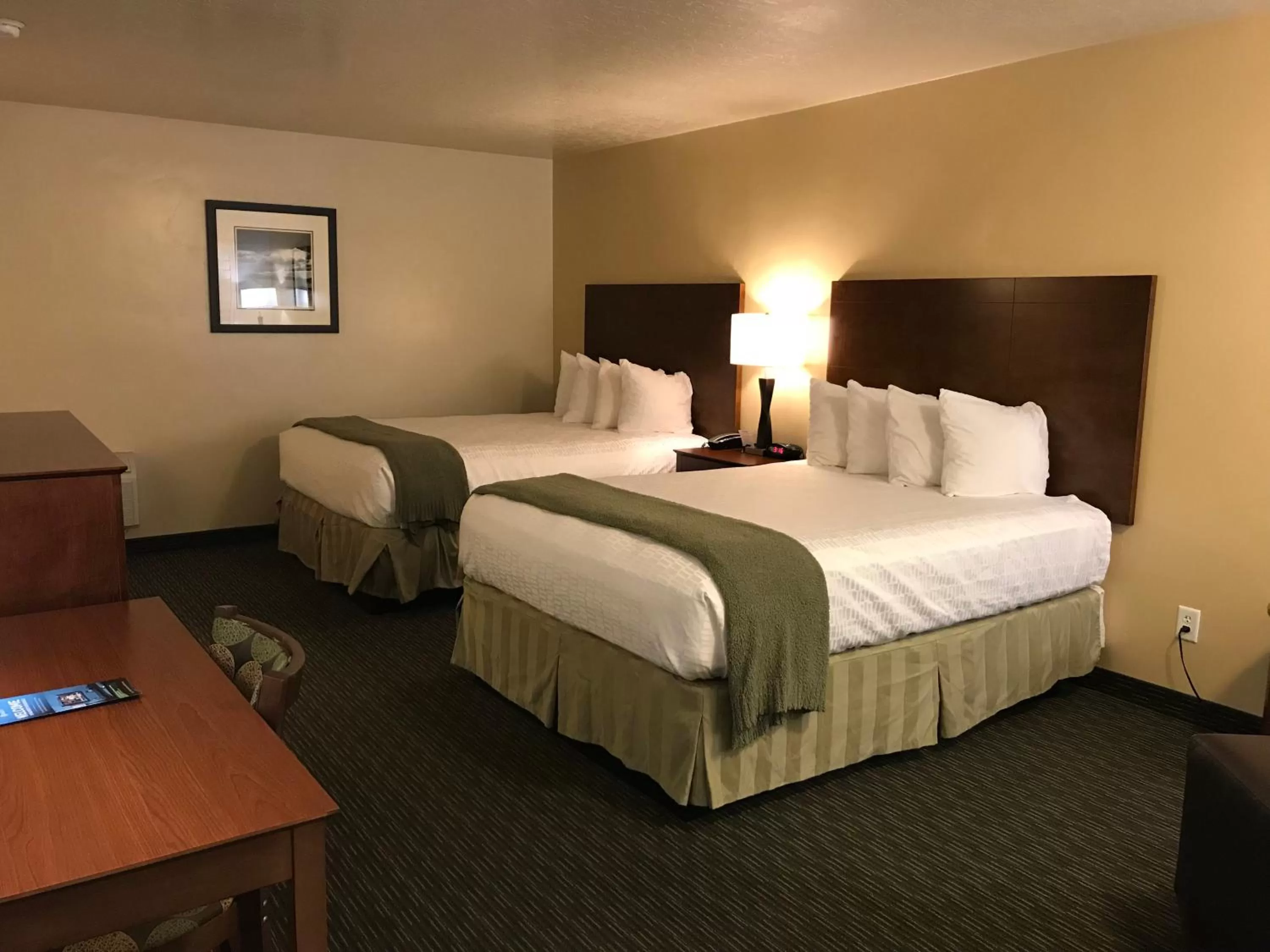 Queen Room with Two Queen Beds and Walk-in Shower - Disability Access in Dinosaur Inn & Suites