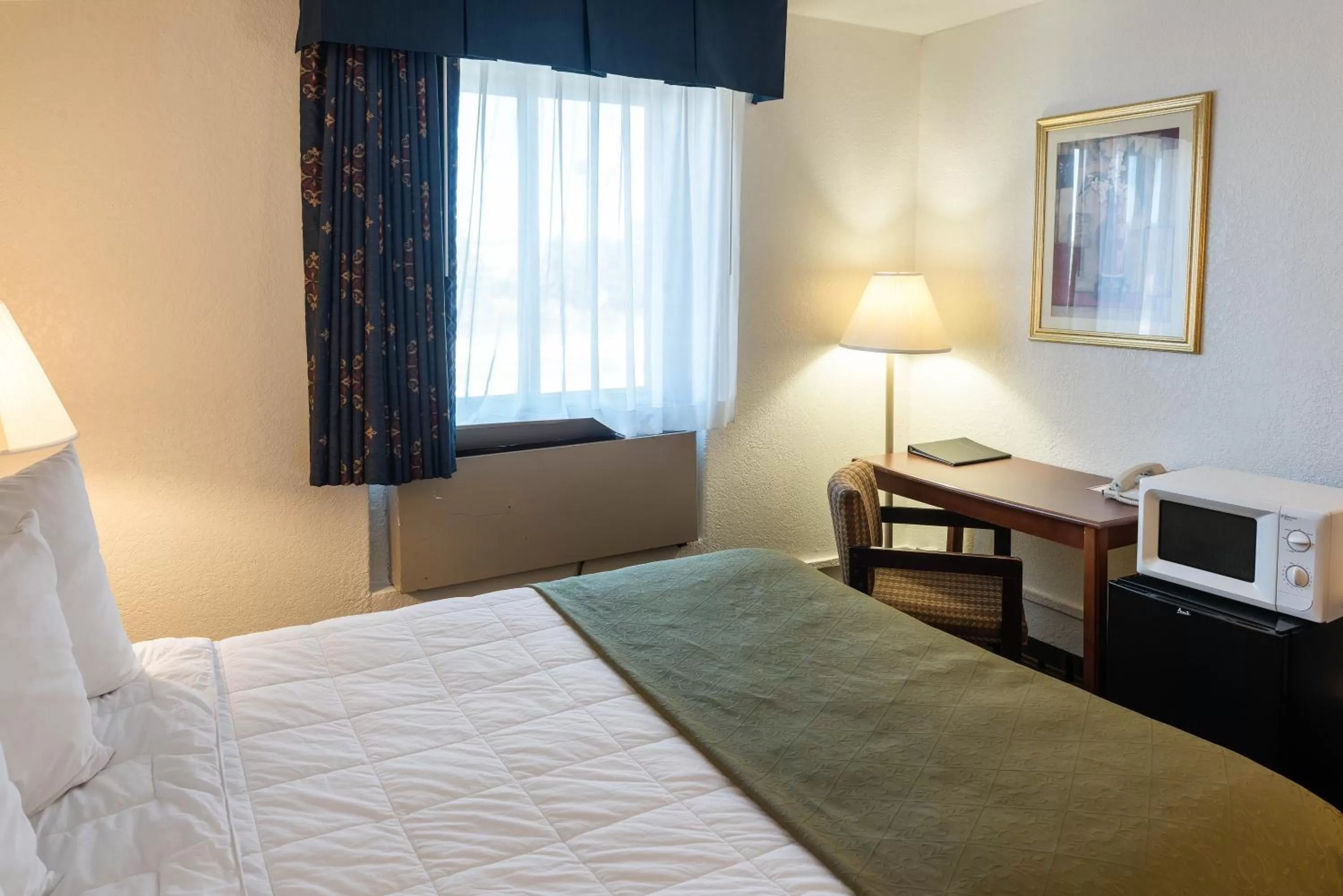 Queen Room - Non-Smoking in Quality Inn