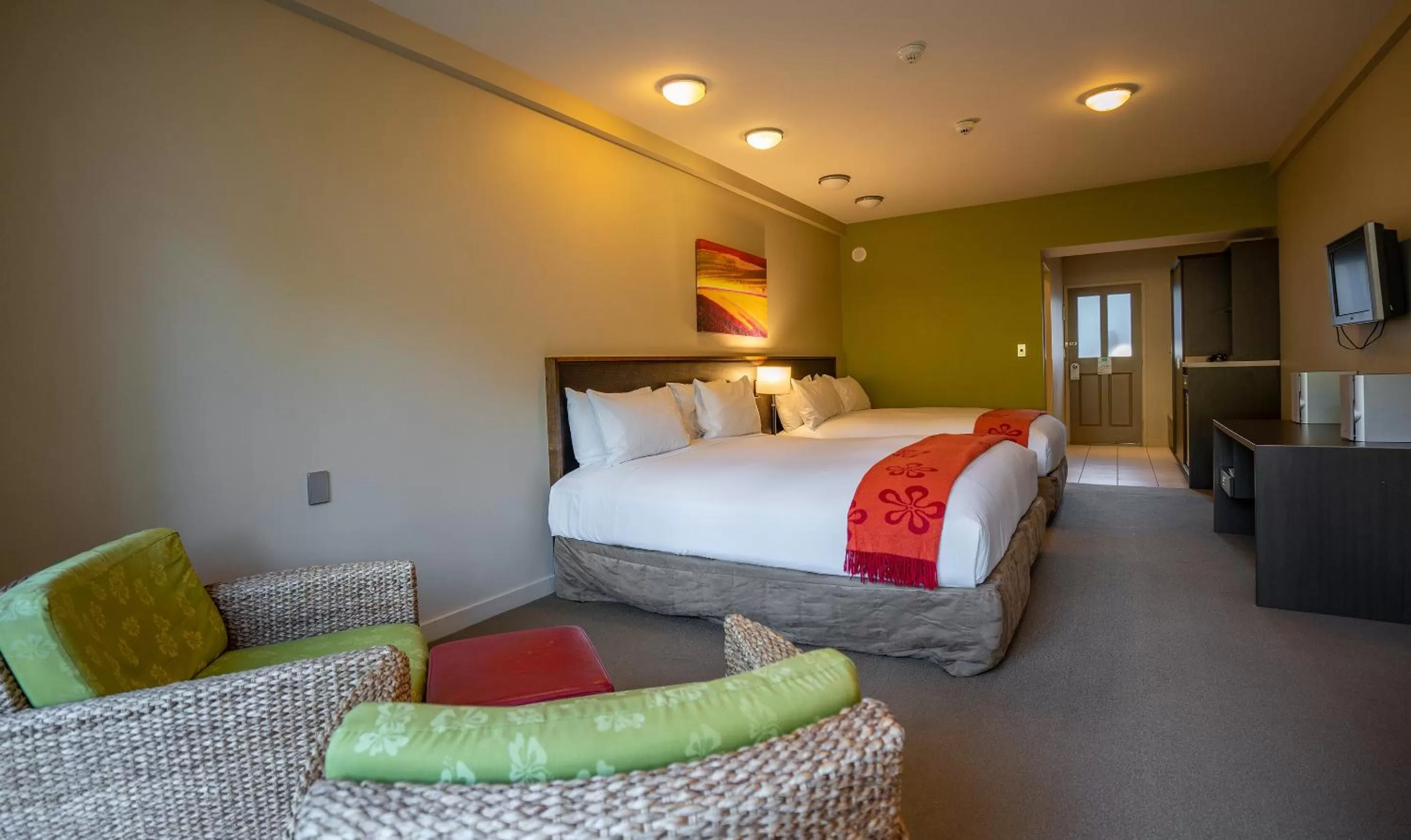 Standard Twin Room with one King and one Queen Bed in Scenic Hotel Bay of Islands
