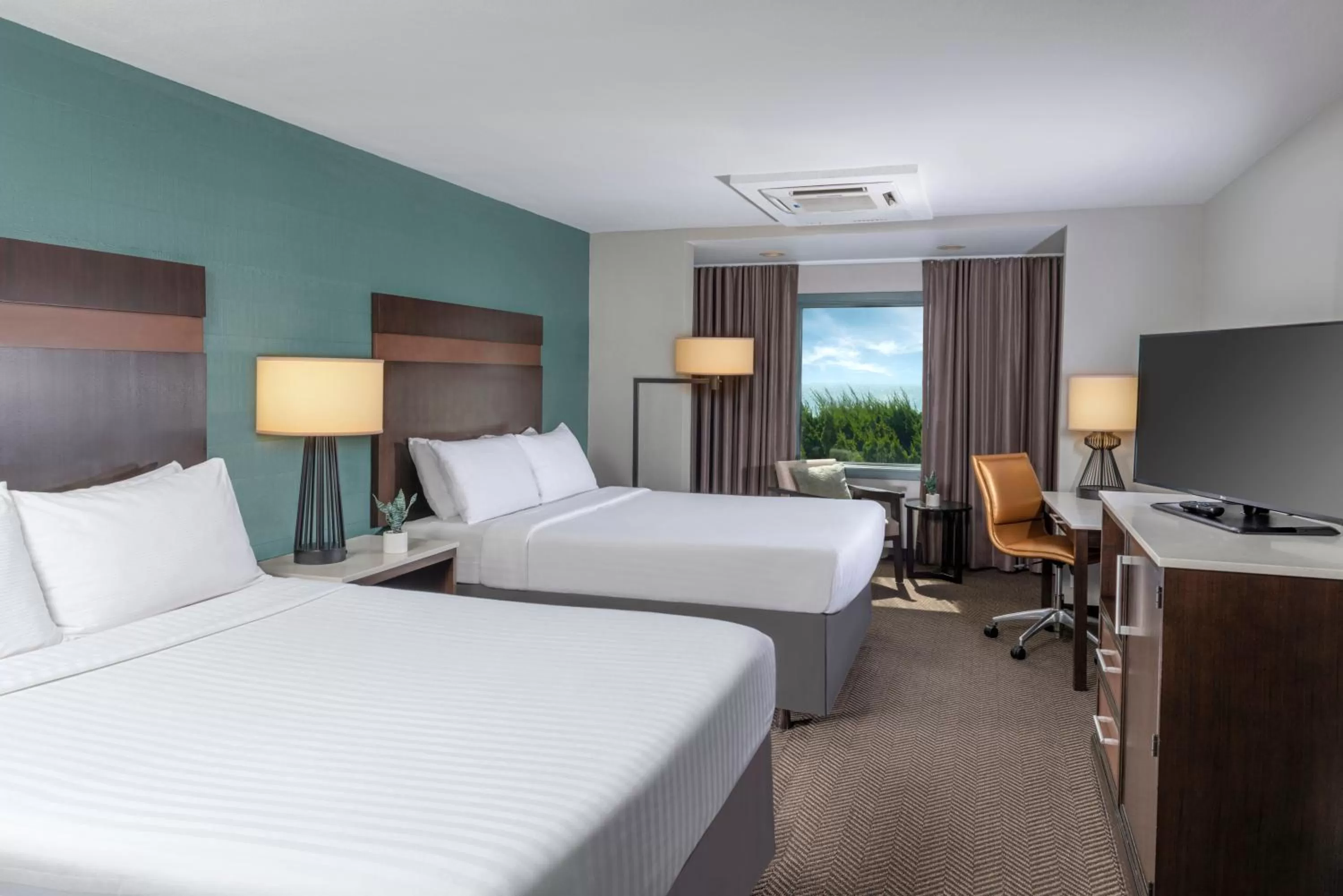 Quadruple Room with Sea View in The Pierpont Inn
