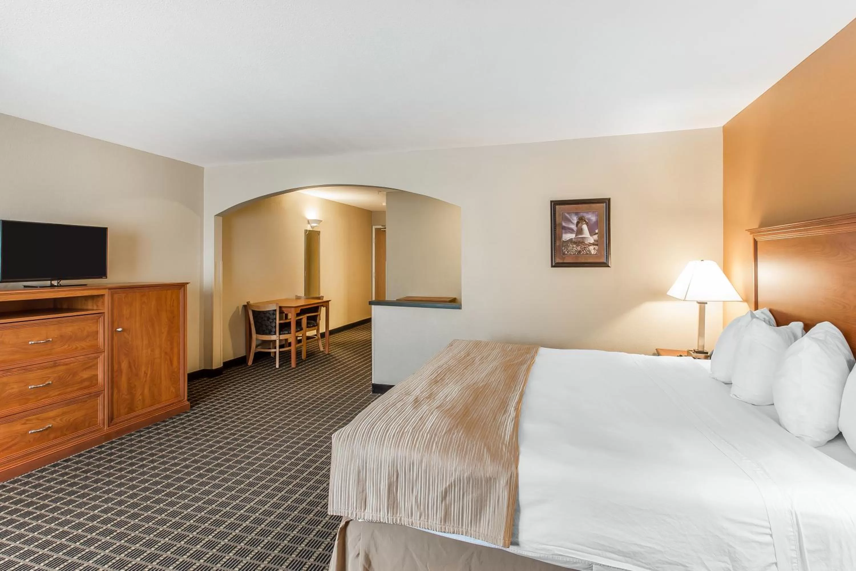 Family King Suite in Quality Inn & Suites On The River