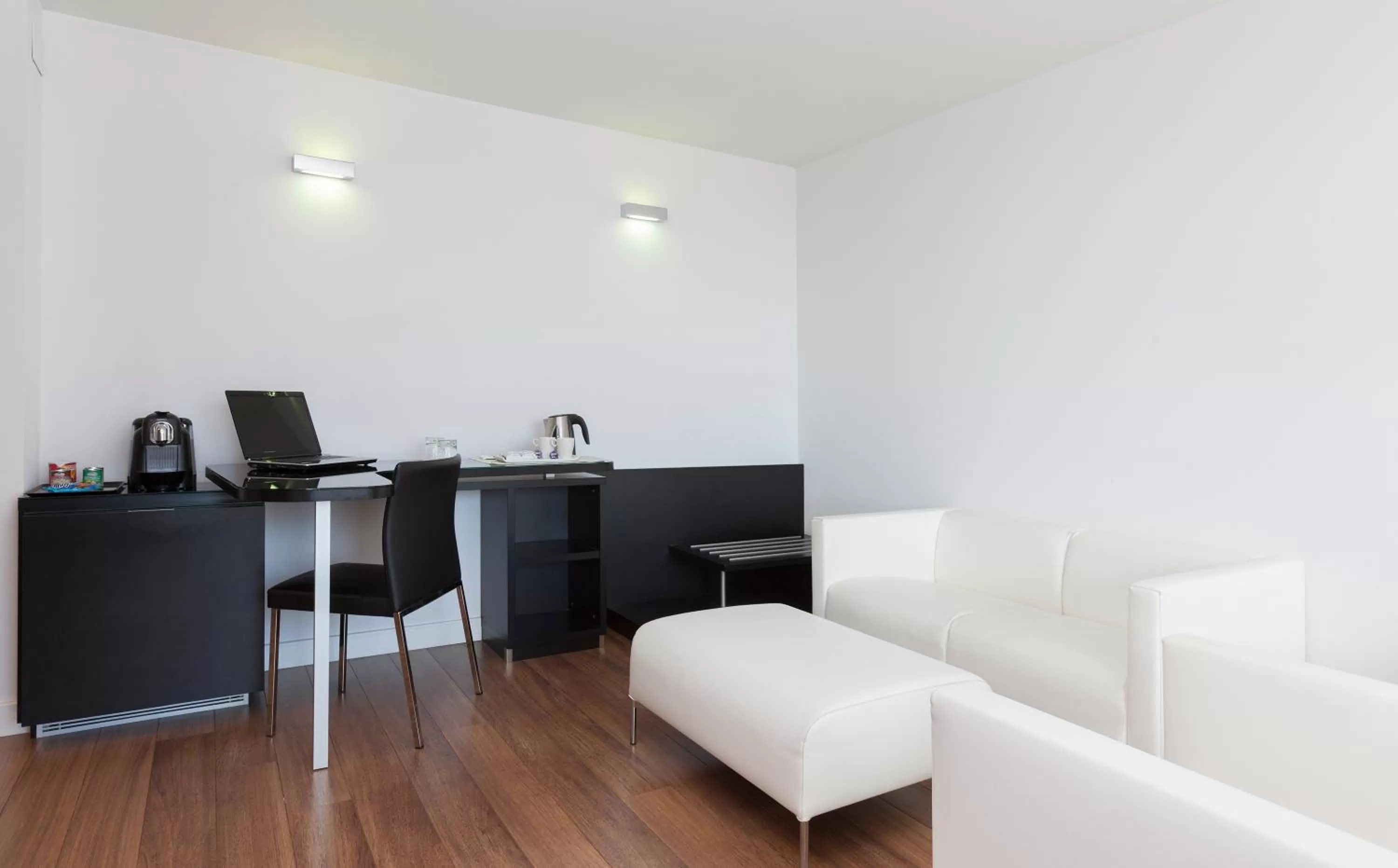  Executive Double or Twin Room with free airport shuttle in Axor Barajas