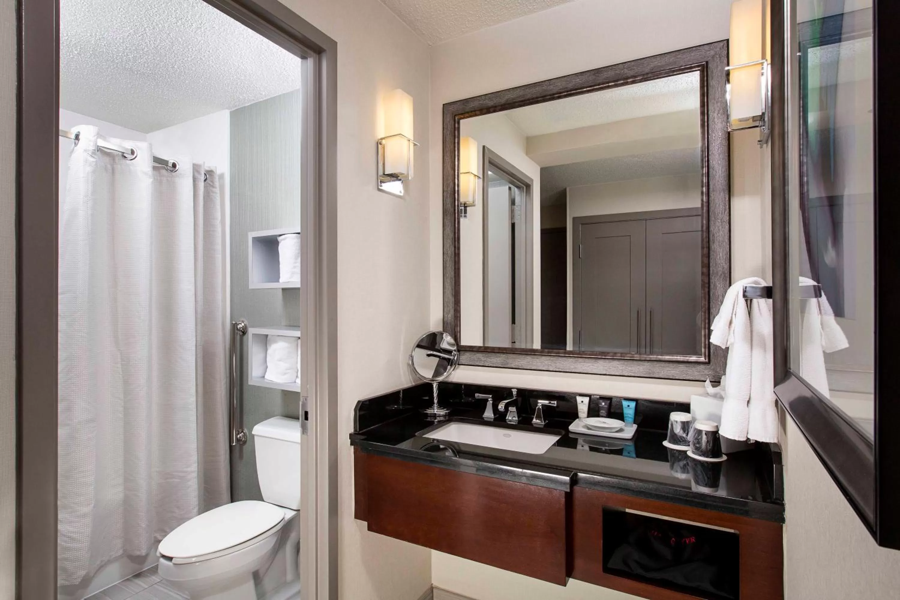 One-Bedroom King Suite with Communications Accessible Roll-In Shower in Crowne Plaza Atlanta - Midtown by IHG