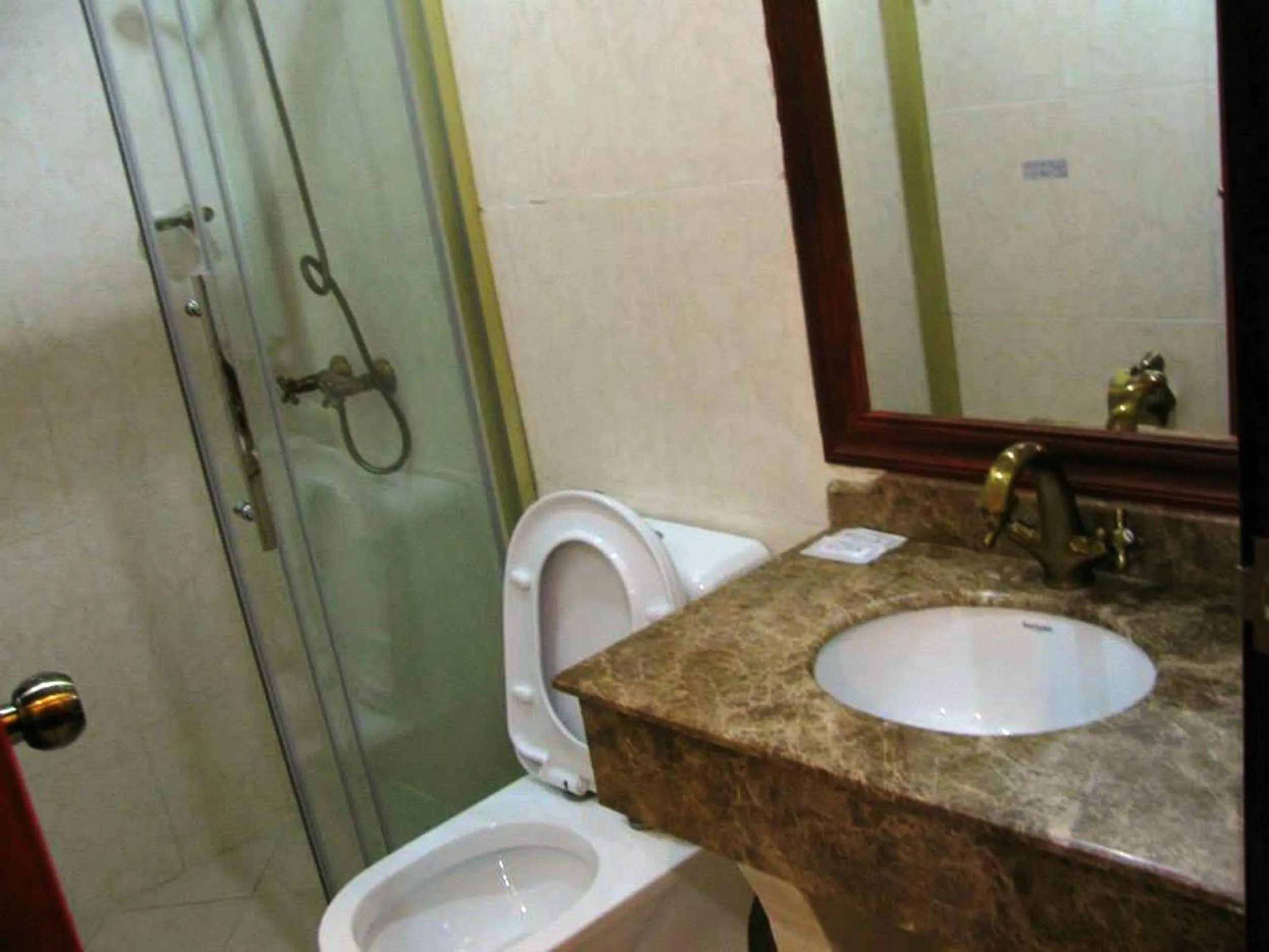 Matrimonial Double Room in Dragon Home Inn