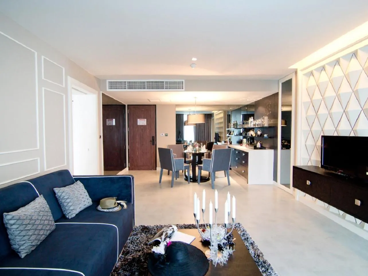 Two-Bedroom Royal Suite Sea View in Way Hotel Pattaya