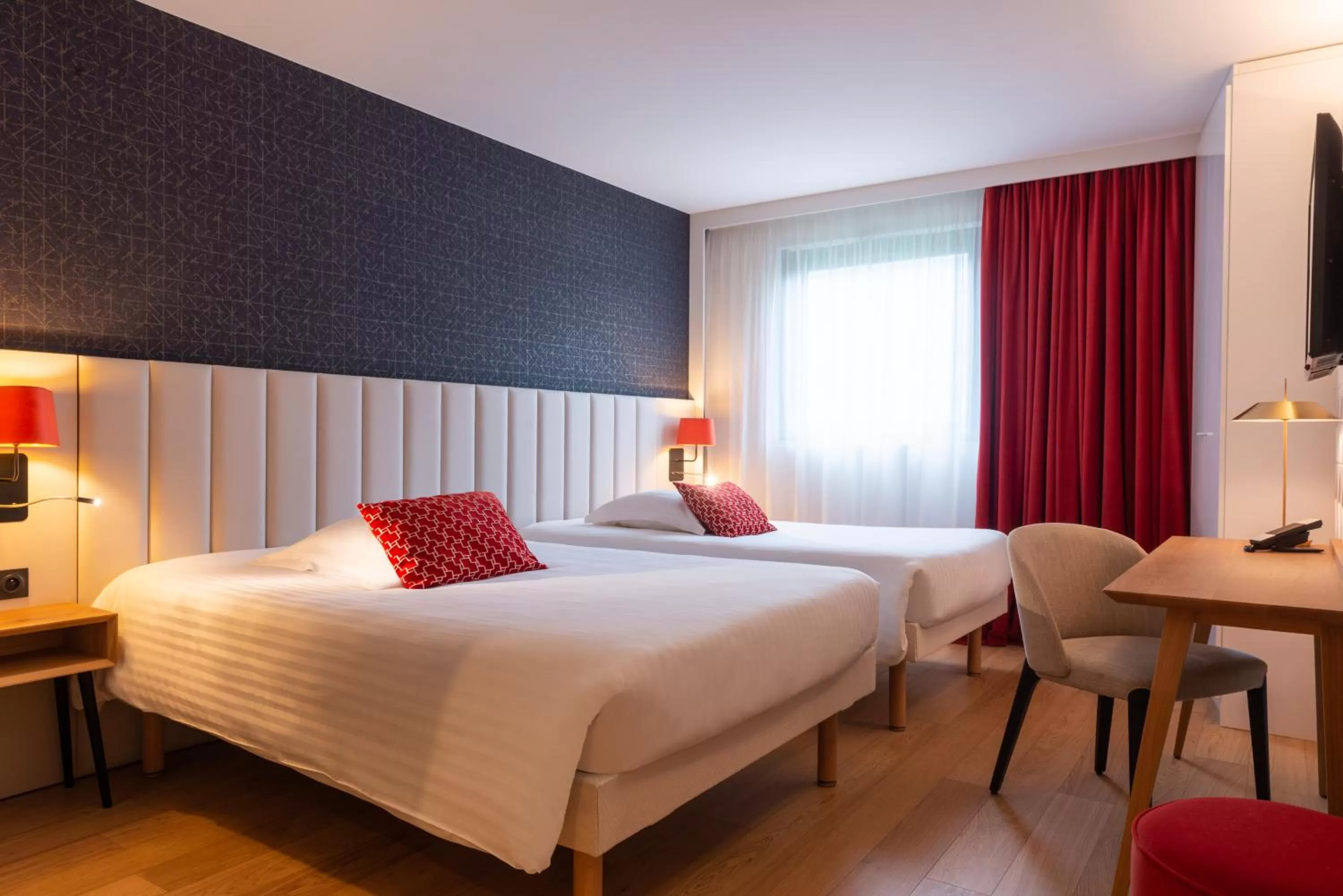 Superior Twin Room in L'Amirauté Brest