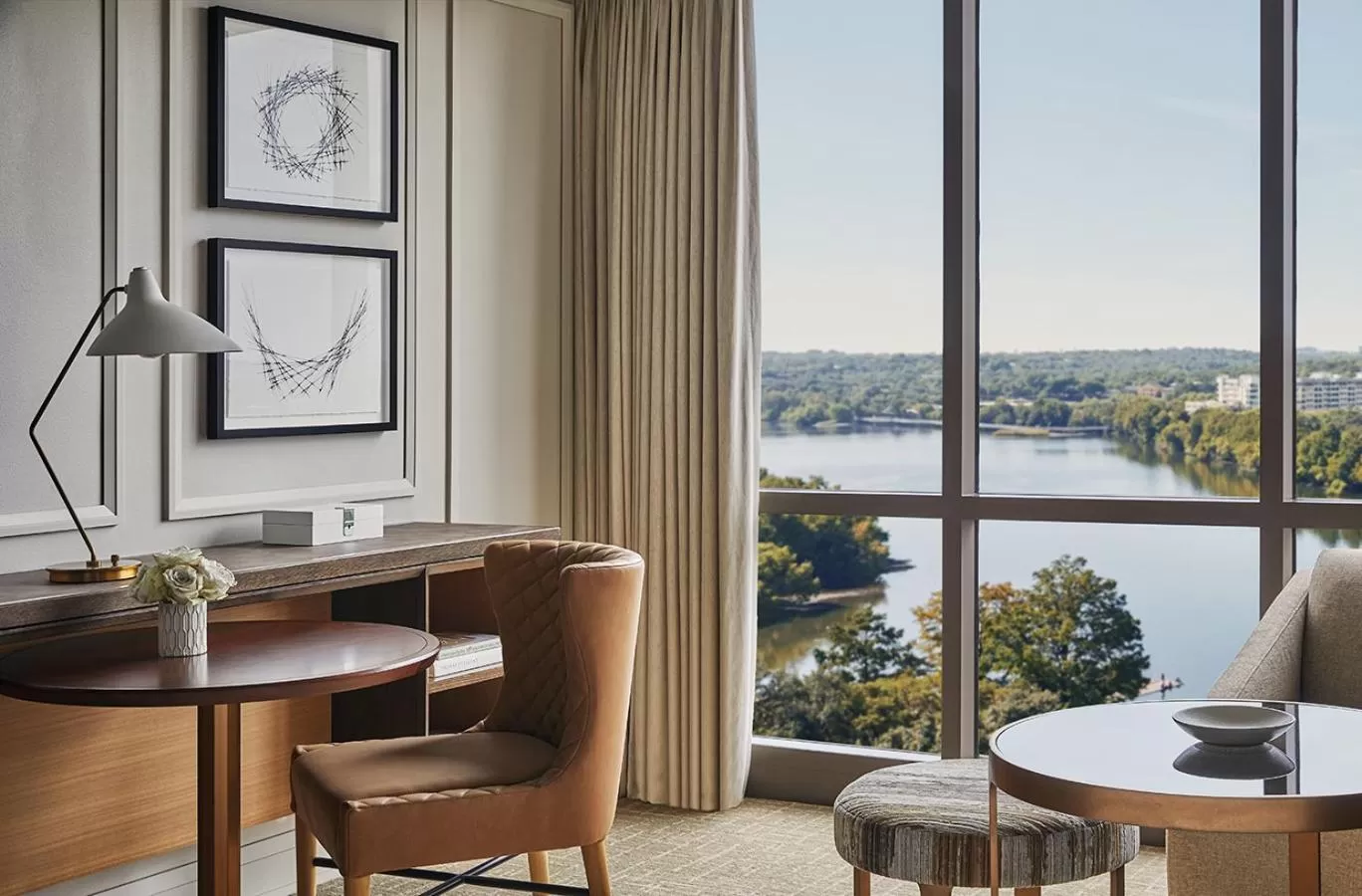 King room with Lake View - Disability Access in Four Seasons Hotel Austin