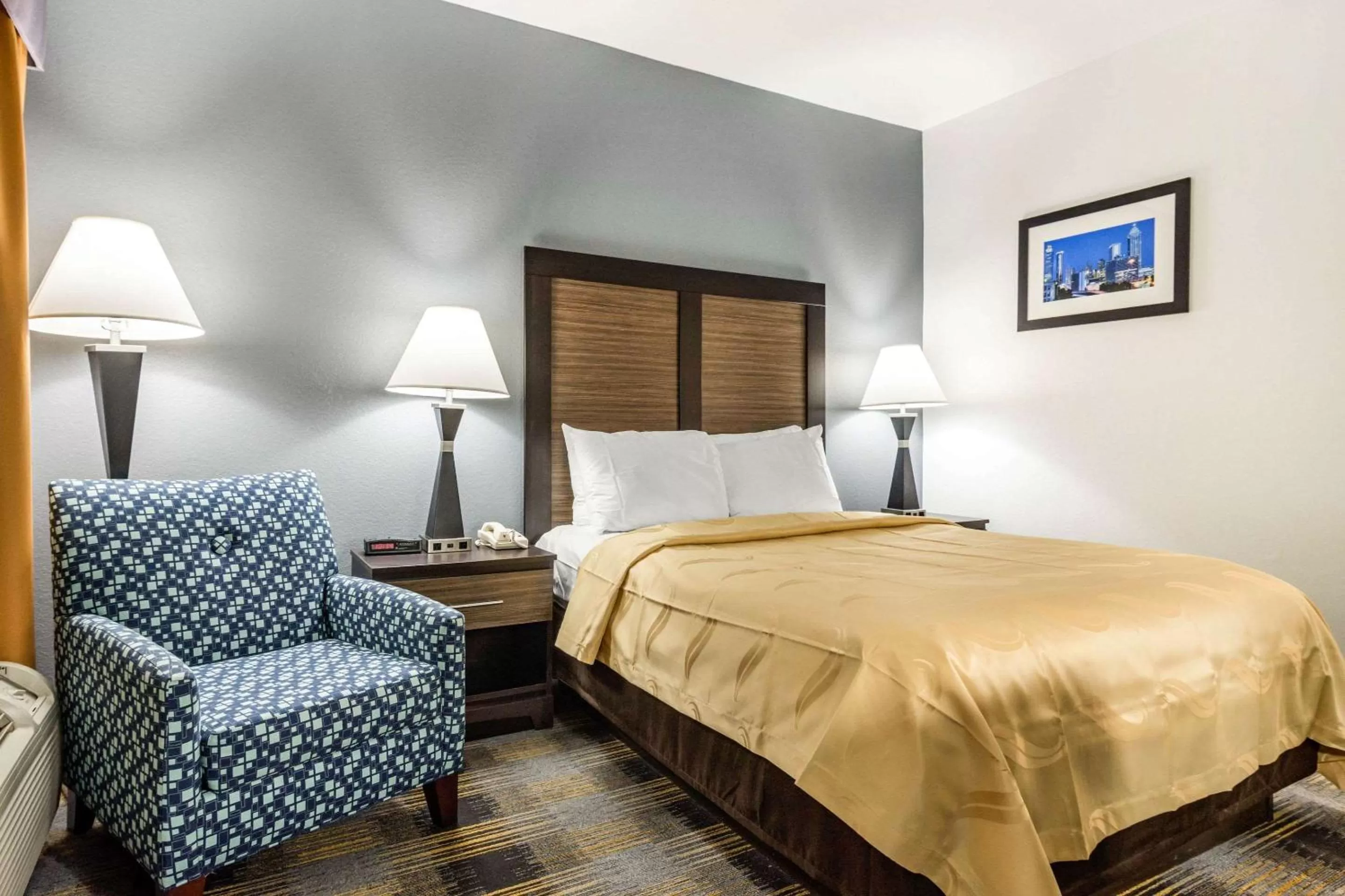 Queen Room - Non-Smoking in Quality Inn near Six Flags Douglasville