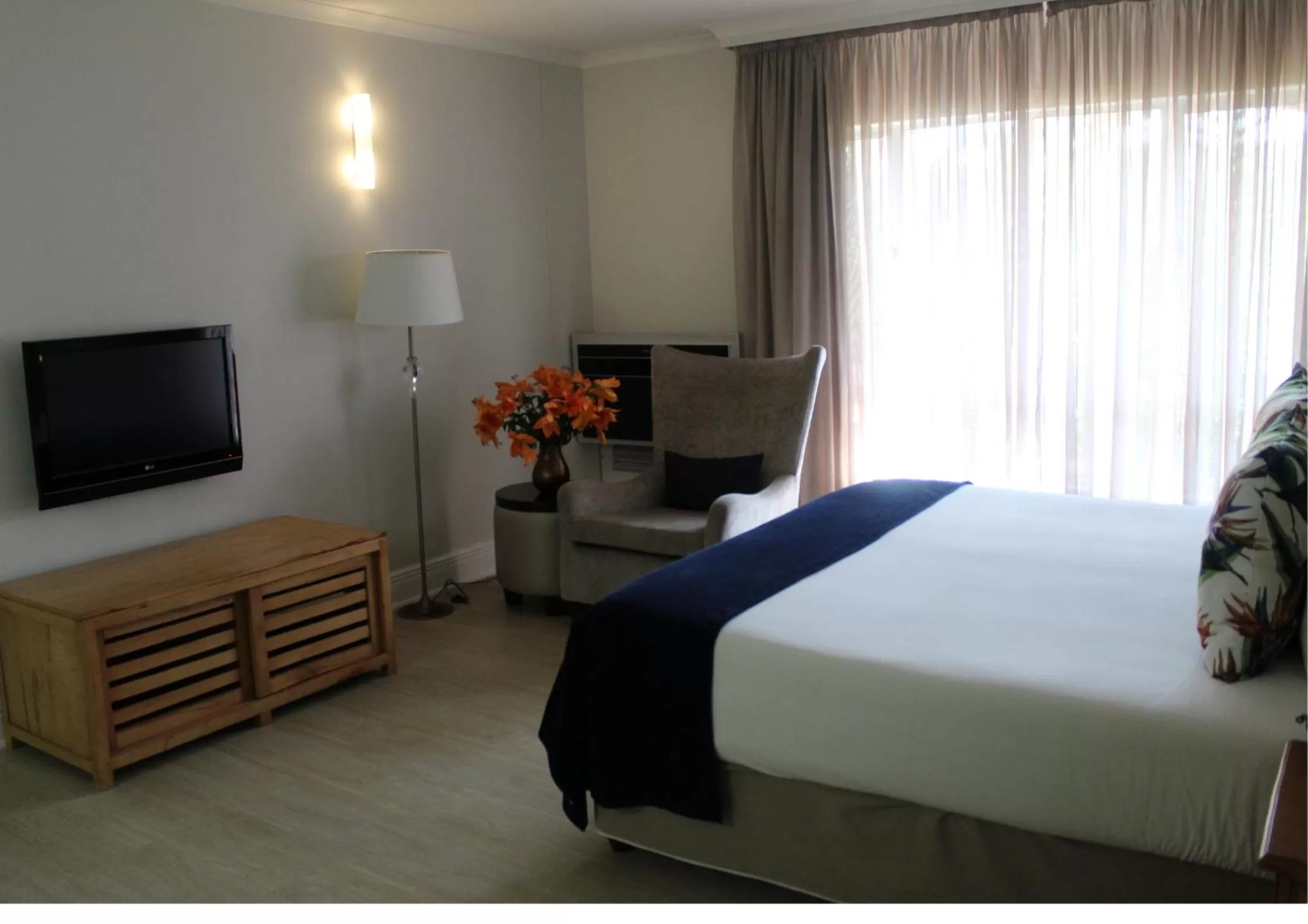 Double or Twin Room - Disability Access in The Riverside Hotel