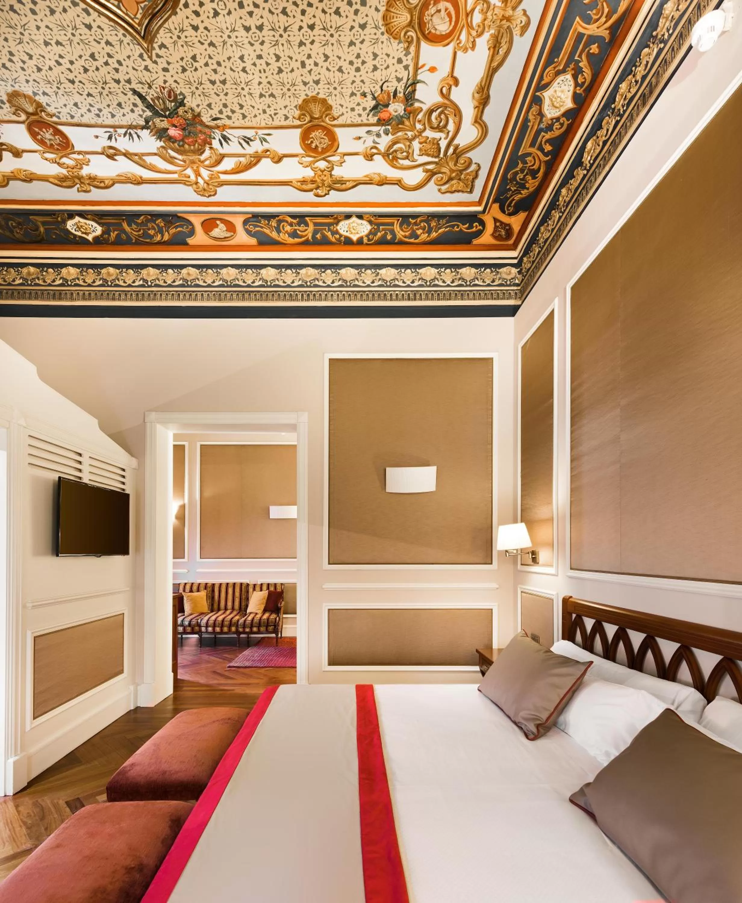 Suite in Catalonia Las Cortes