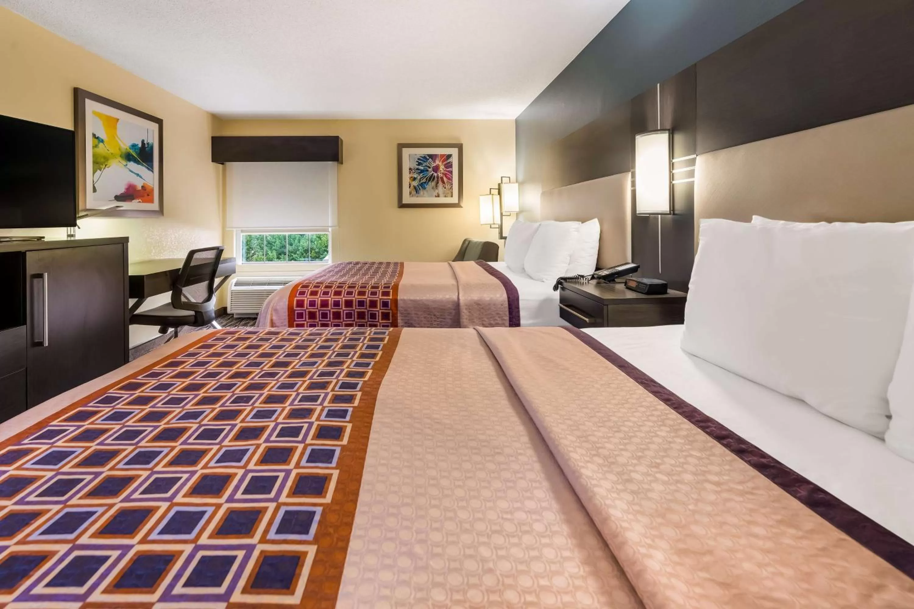Queen Room with Two Queen Beds - Disability Access/Bath Tub in Best Western Bradbury Inn & Suites