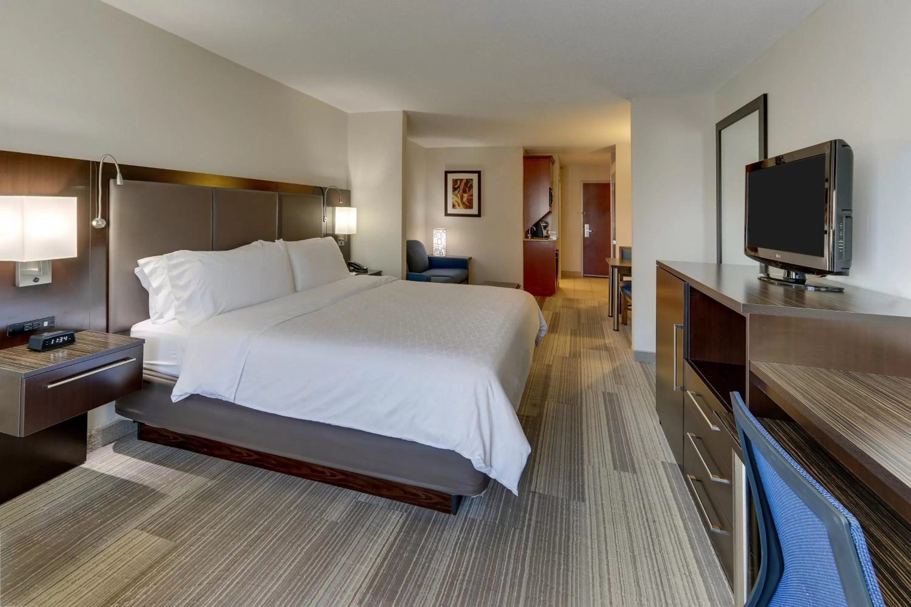 King Suite with Sofa Bed in Holiday Inn Express Hotel & Suites Dayton-Centerville by IHG