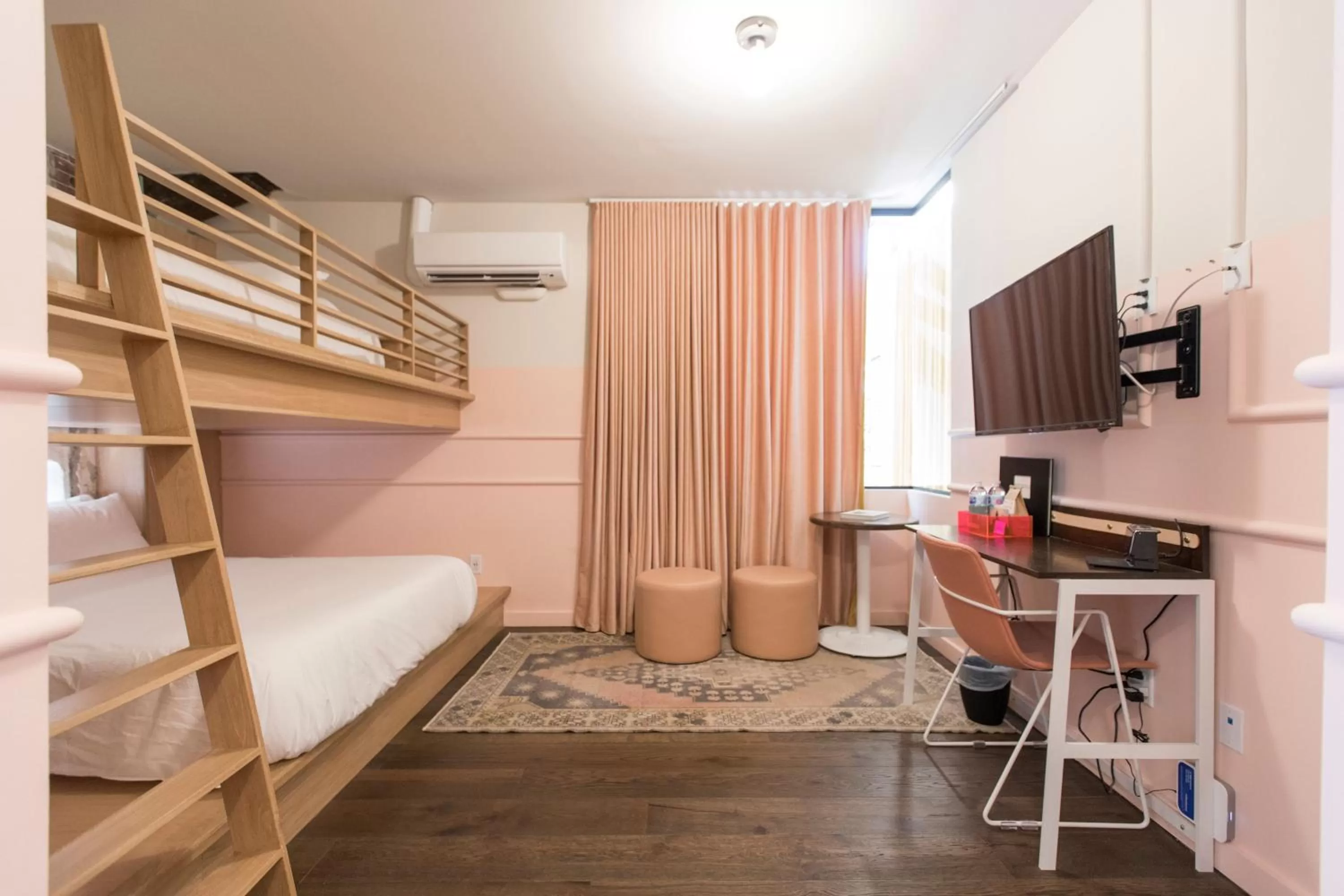 Room 2:1 - Queen Bunk in The Russell