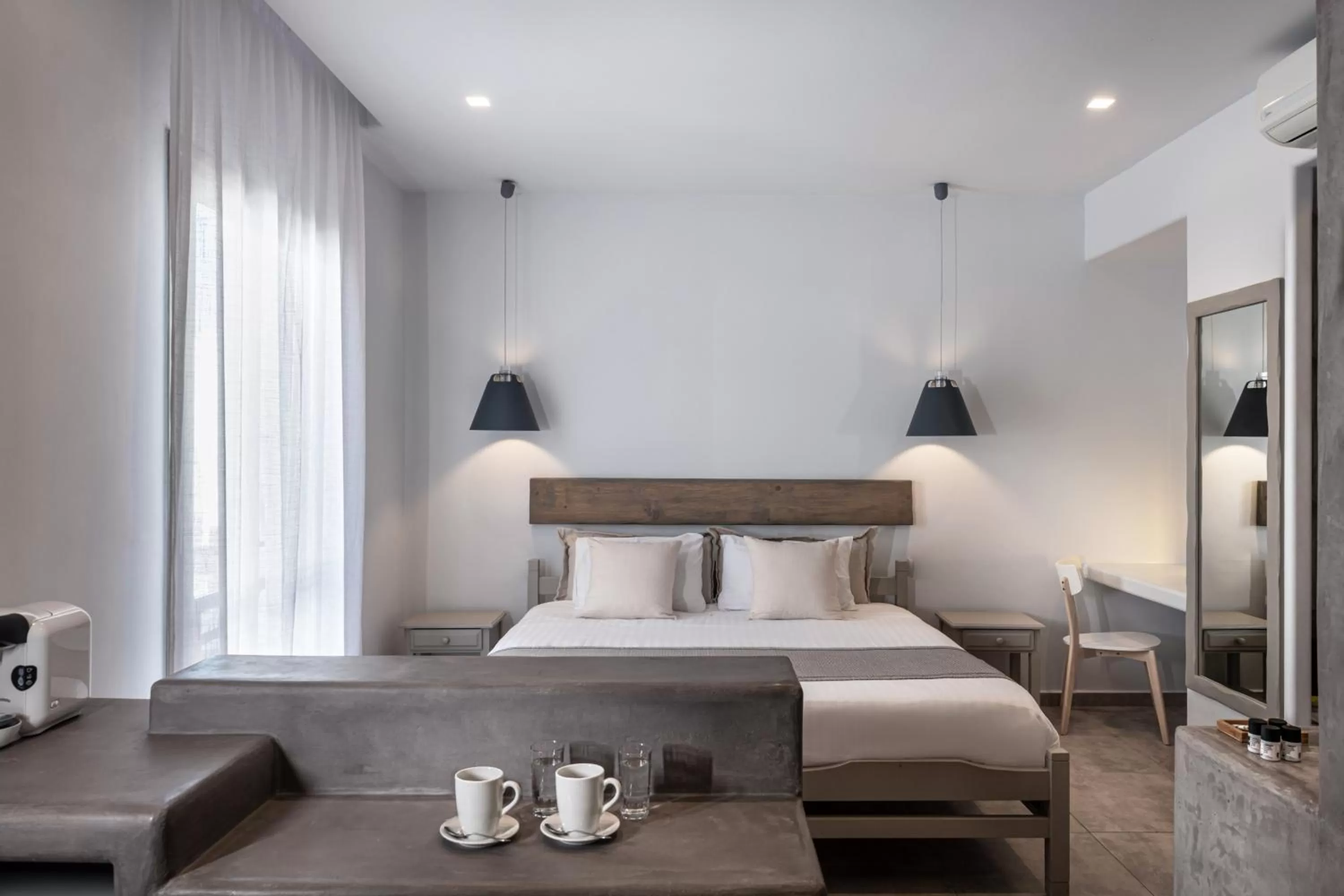 Honeymoon Suite with Jetted Bathtub in Argo Boutique Hotel