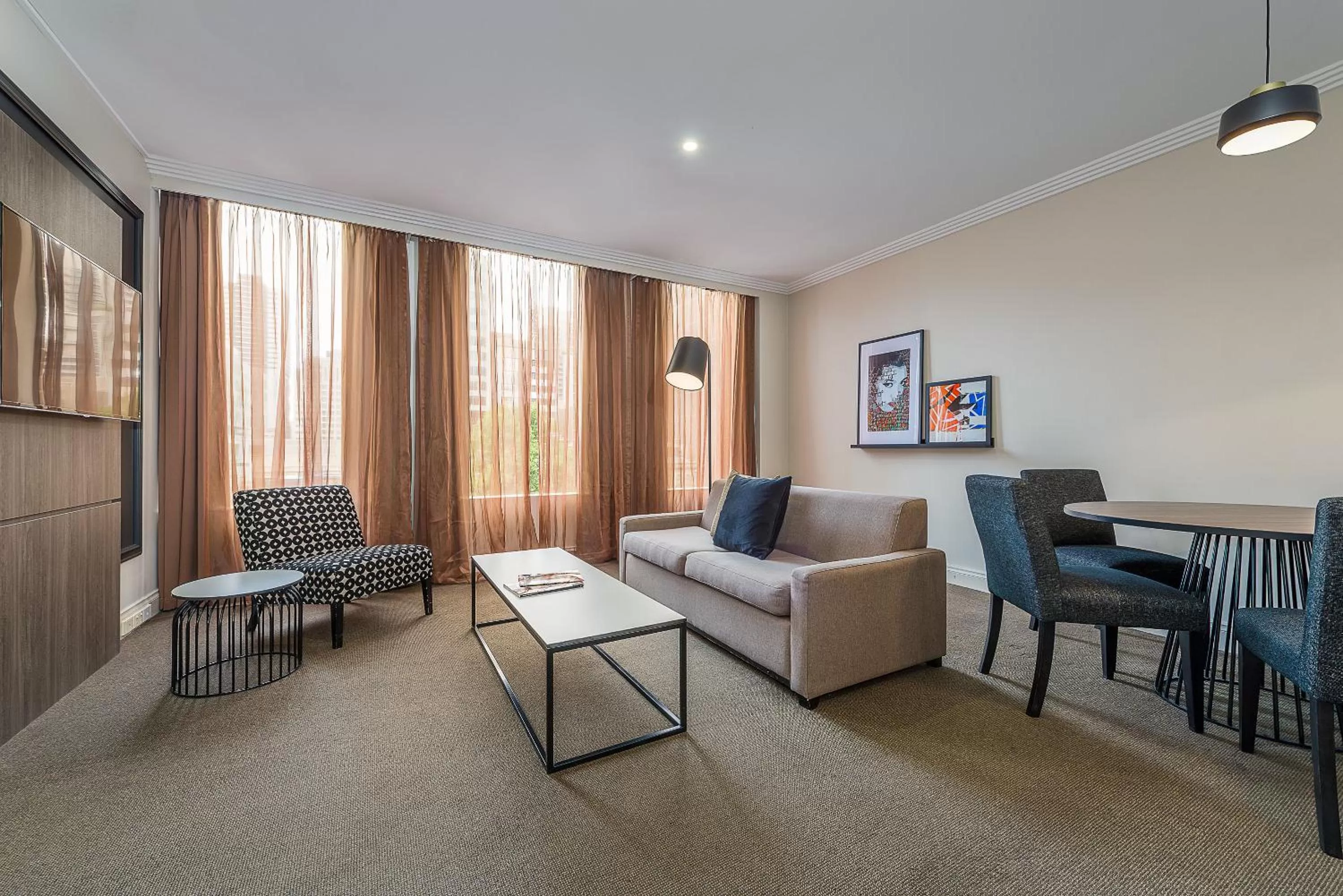 Family Apartment - Weekly Housekeeping in Mantra on Little Bourke Melbourne