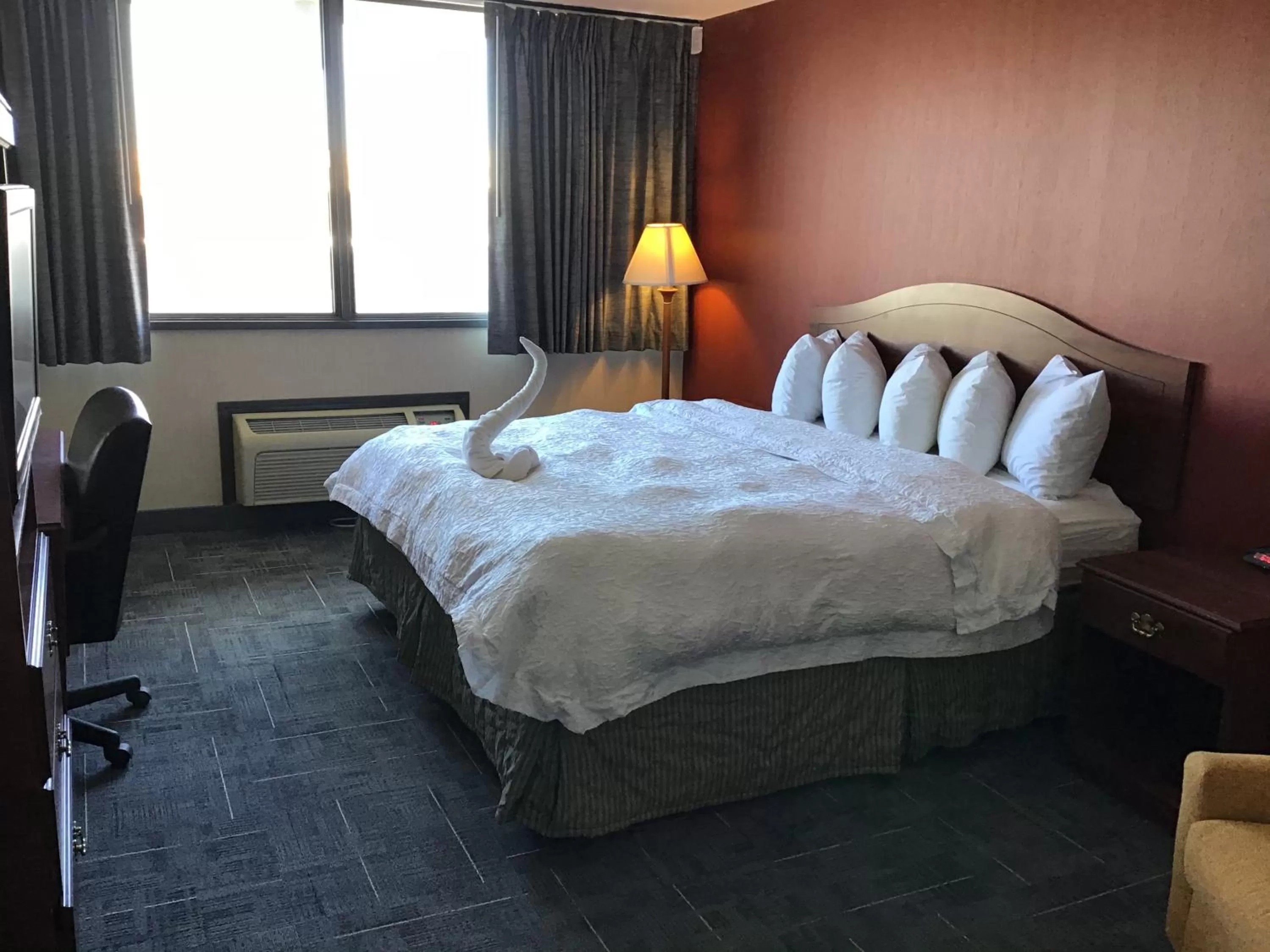 Three-Bedroom Suite - Non-Smoking in Howard Johnson by Wyndham Gillette