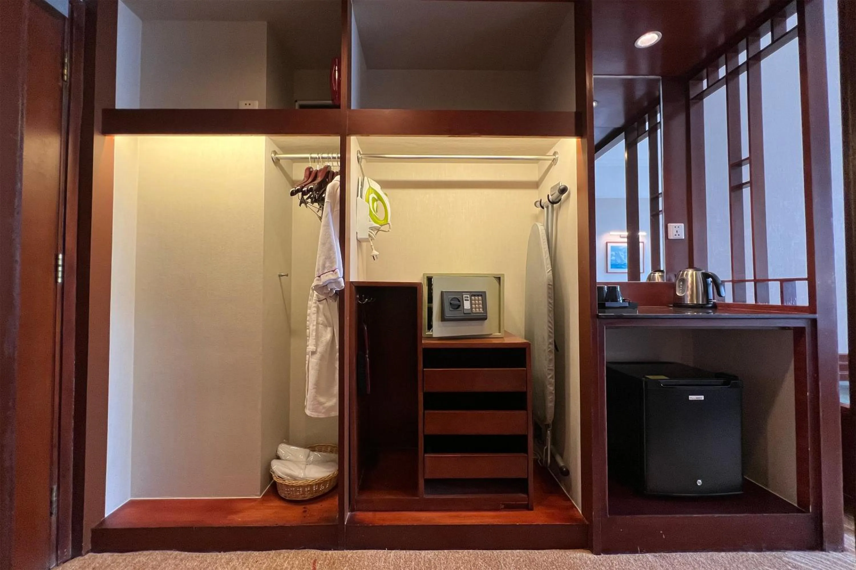 Superior Twin Room in Baolong Hotel Shanghai