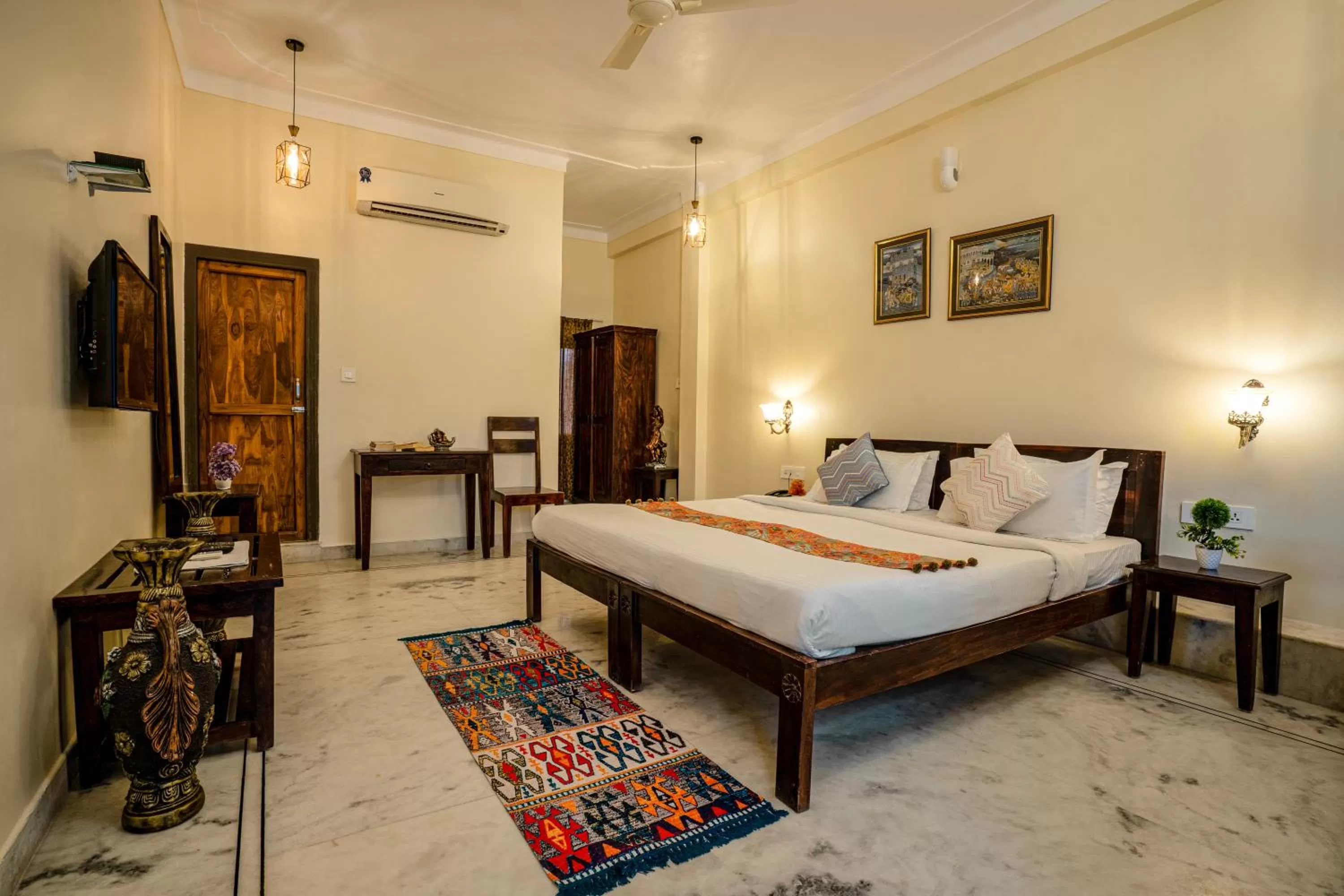 Deluxe Room in Tripli Hotels Shiv Villas