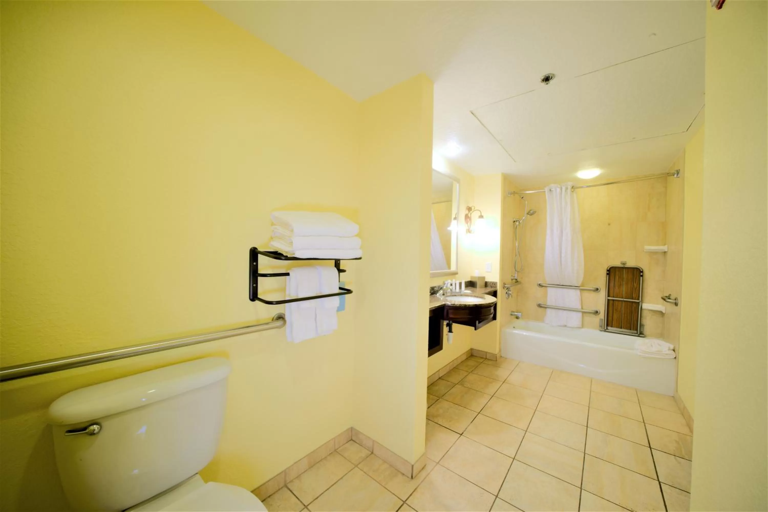 King Room - Disability Access/Non-Smoking in Radisson Resort at the Port