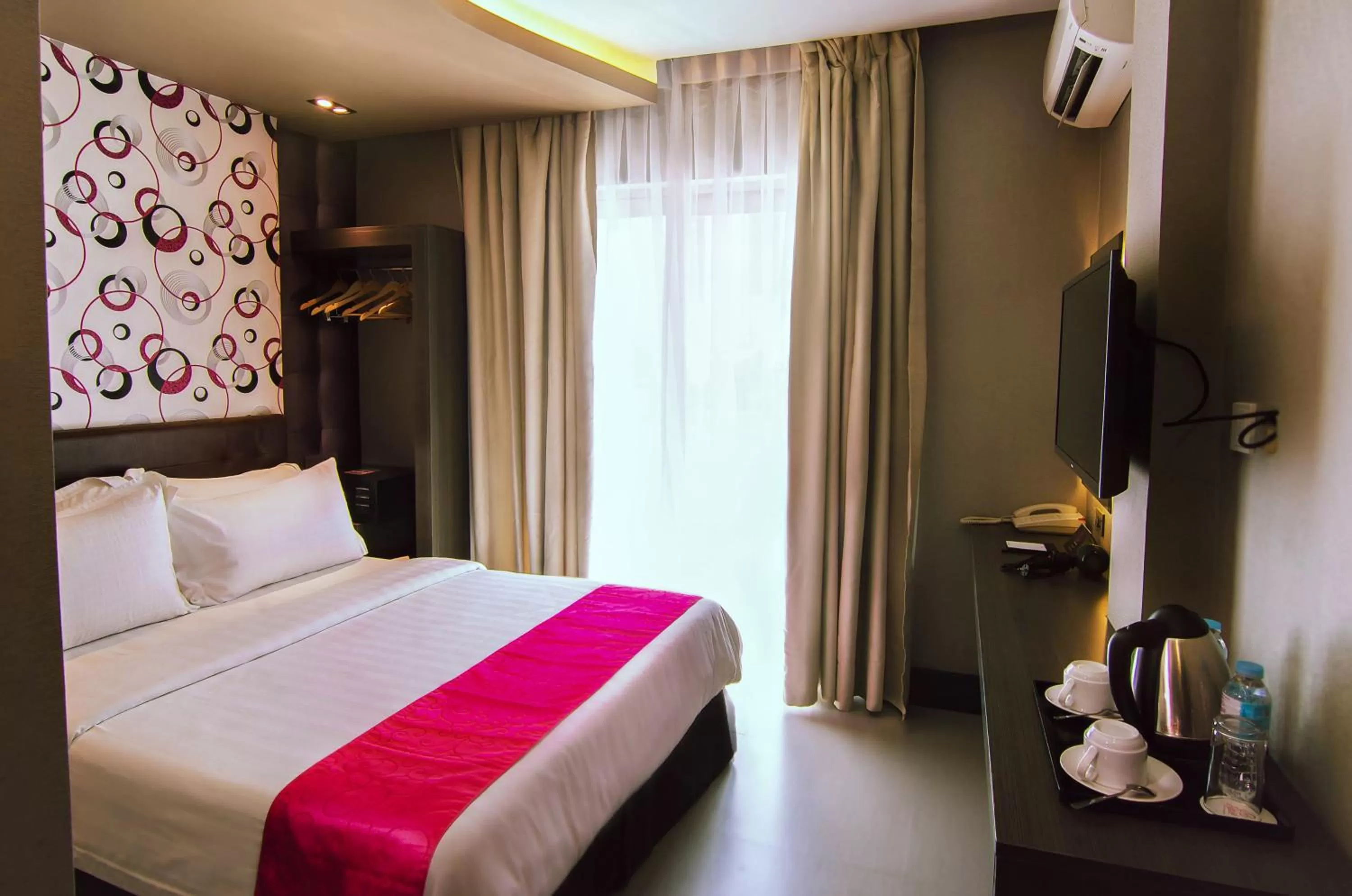 Premier Queen in Eloisa Royal Suites