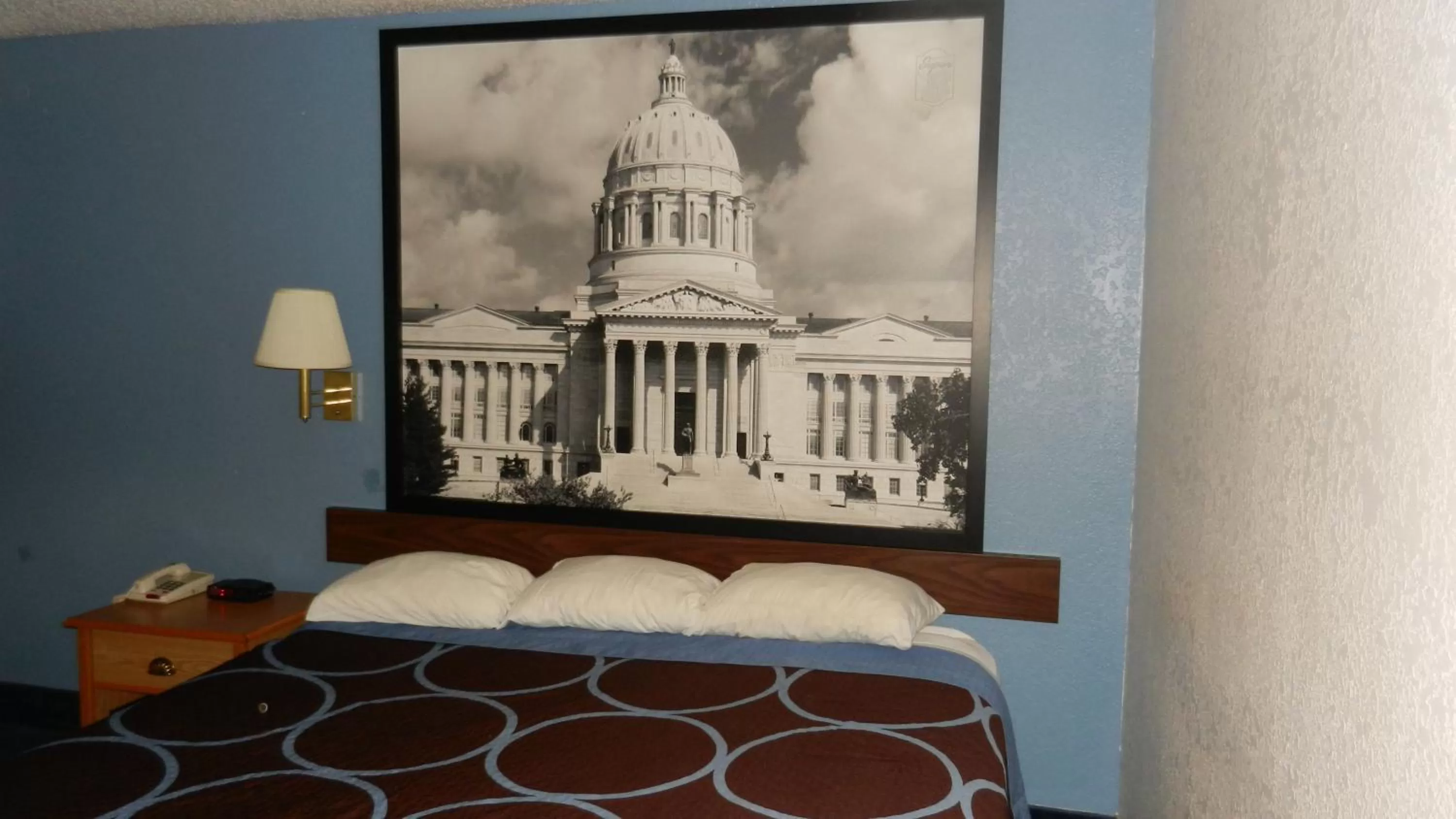 King Room - Non-Smoking in Super 8 by Wyndham Potosi