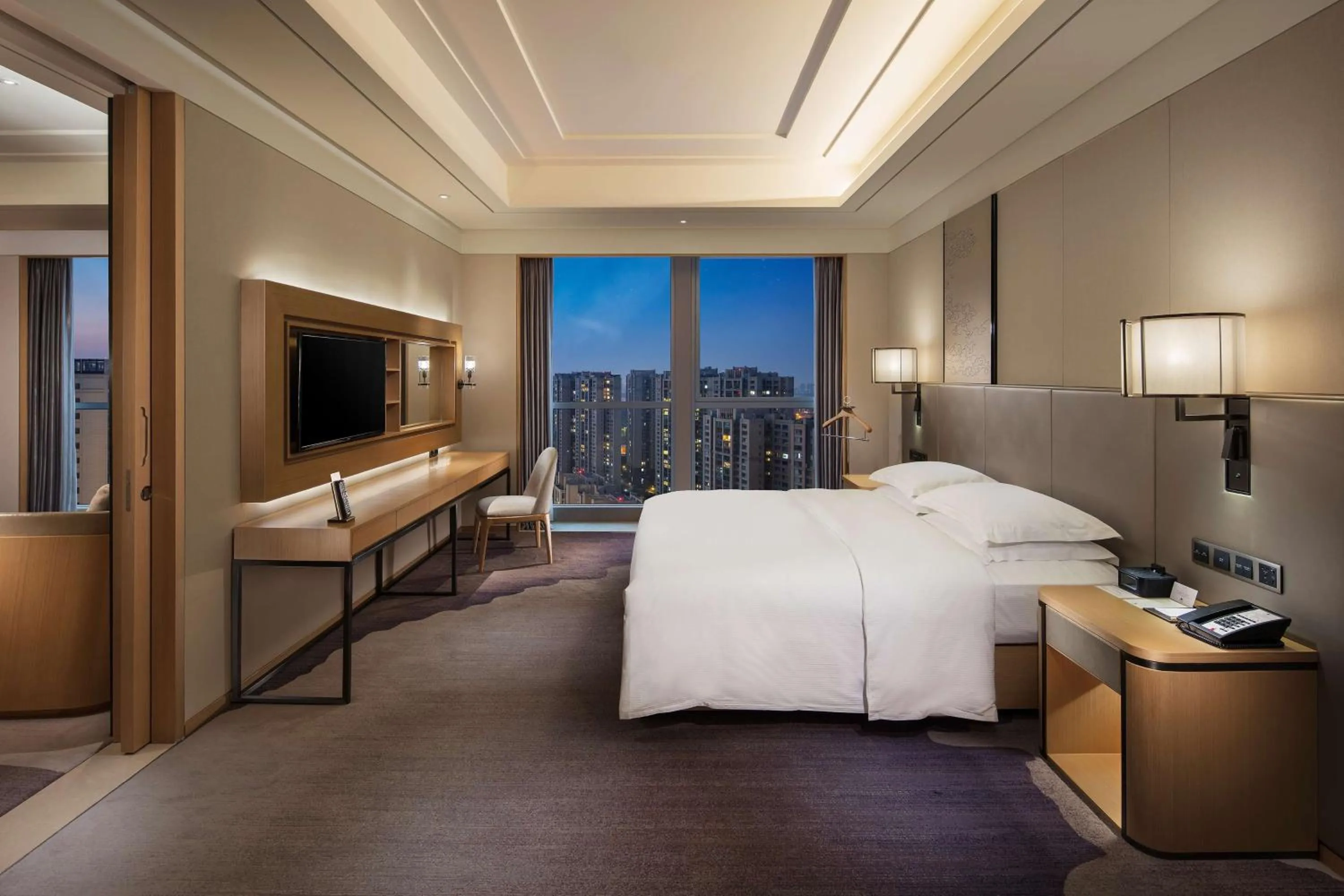 One-Bedroom Deluxe King Suite in Hilton Chengdu Longquanyi