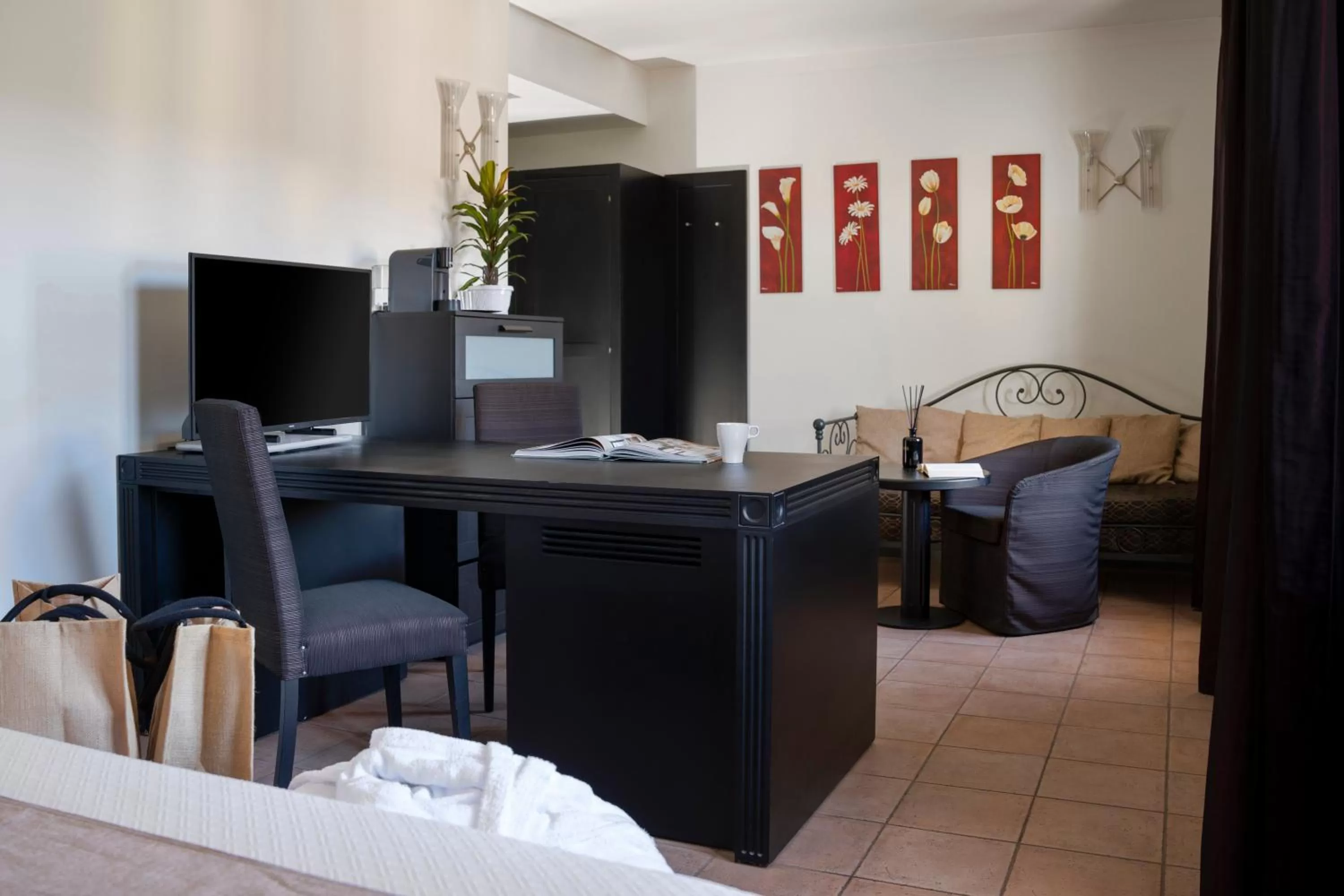 Deluxe Double or Twin Room with Thermal Pool Access in Hotel Helvetia Thermal SPA 4s