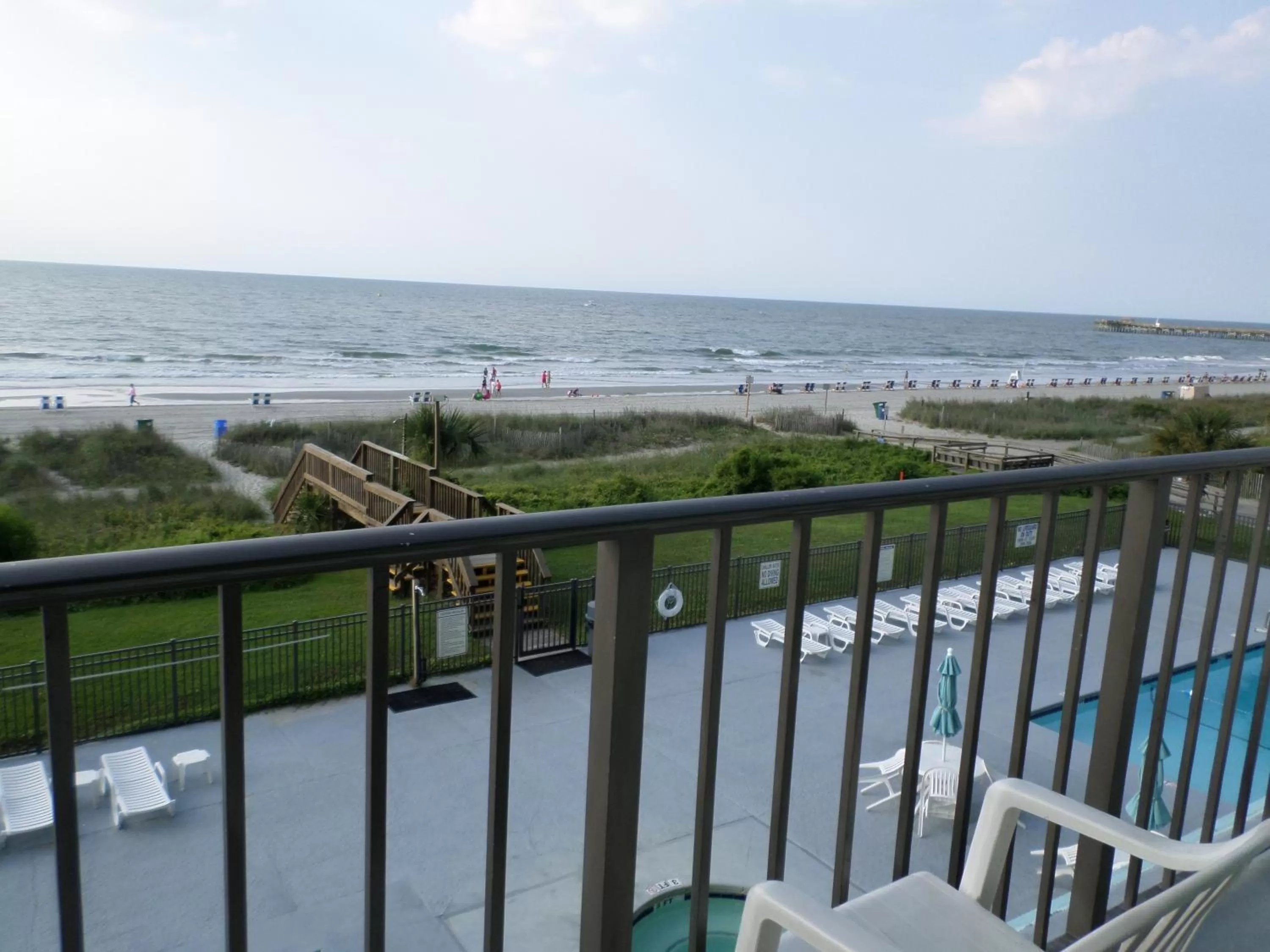 Queen Room - Ocean Front in Tropical Seas Hotel