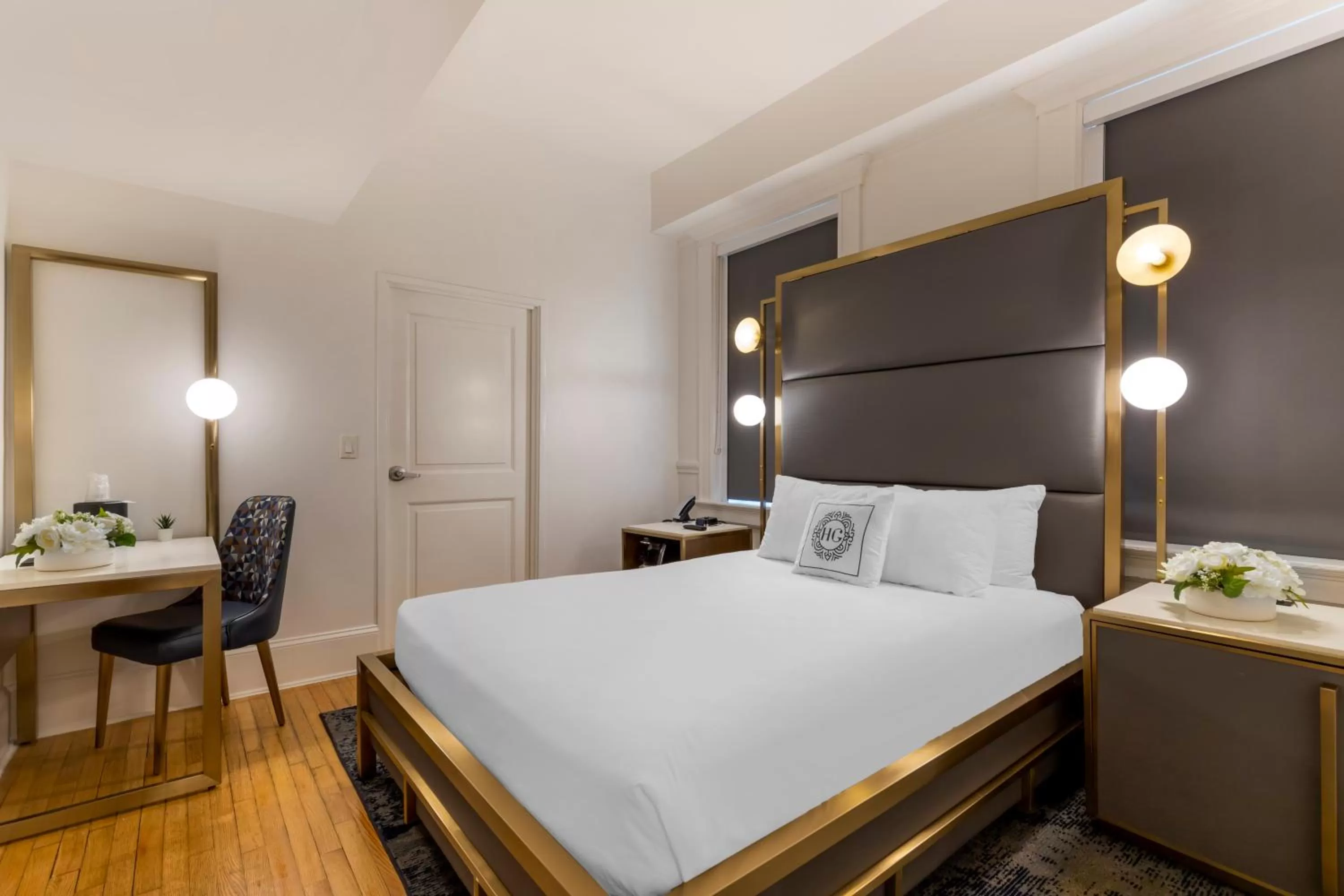 Queen Room - Disability Access in Hotel Gibbs Downtown Riverwalk