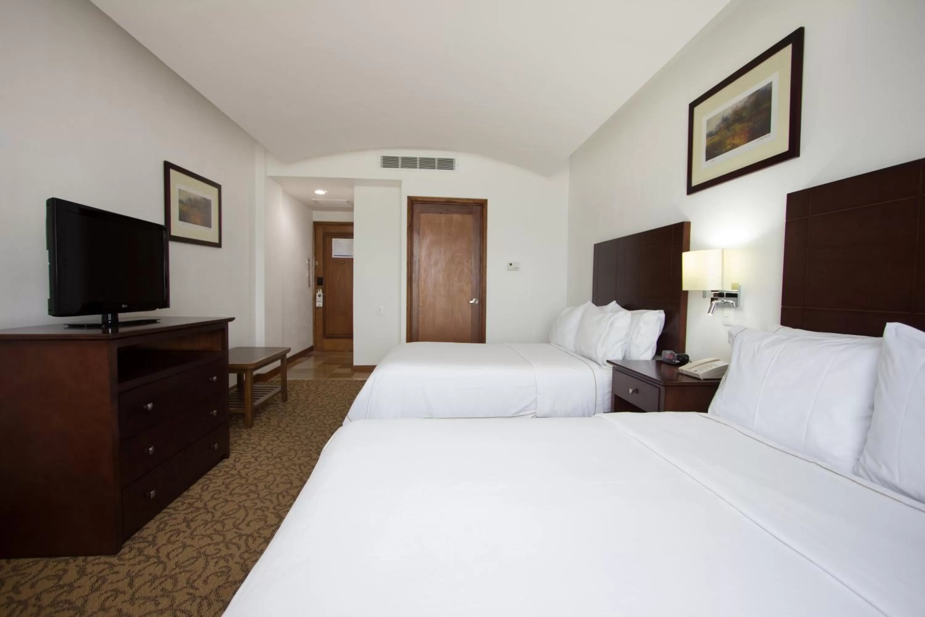 Standard Double Room with Two Double Beds and City View in Holiday Inn Express Nuevo Laredo by IHG
