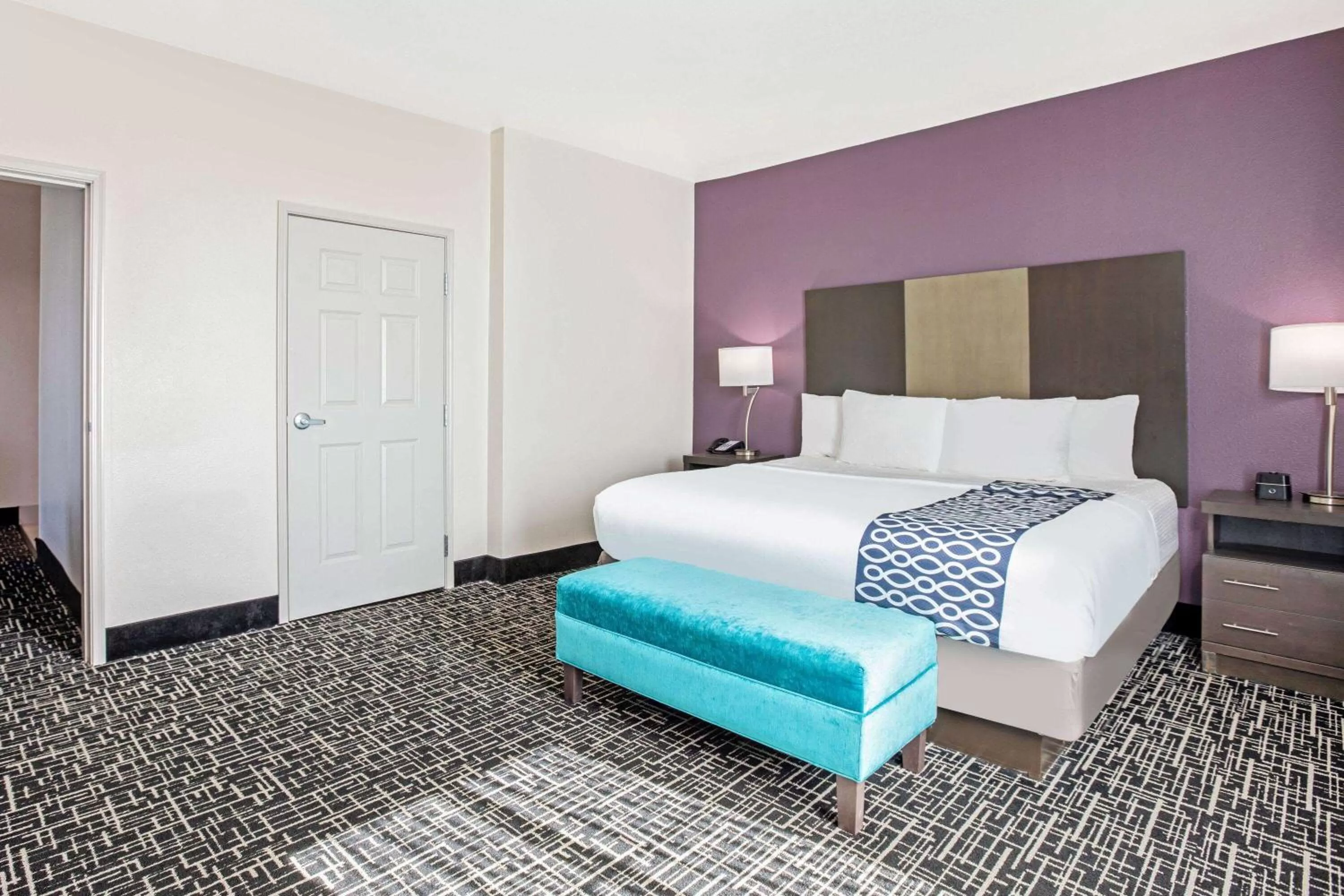 King Family Suite with Mobility/Hearing Access and Tub with Grab Bars, No-Smoking in La Quinta by Wyndham Corpus Christi - Portland