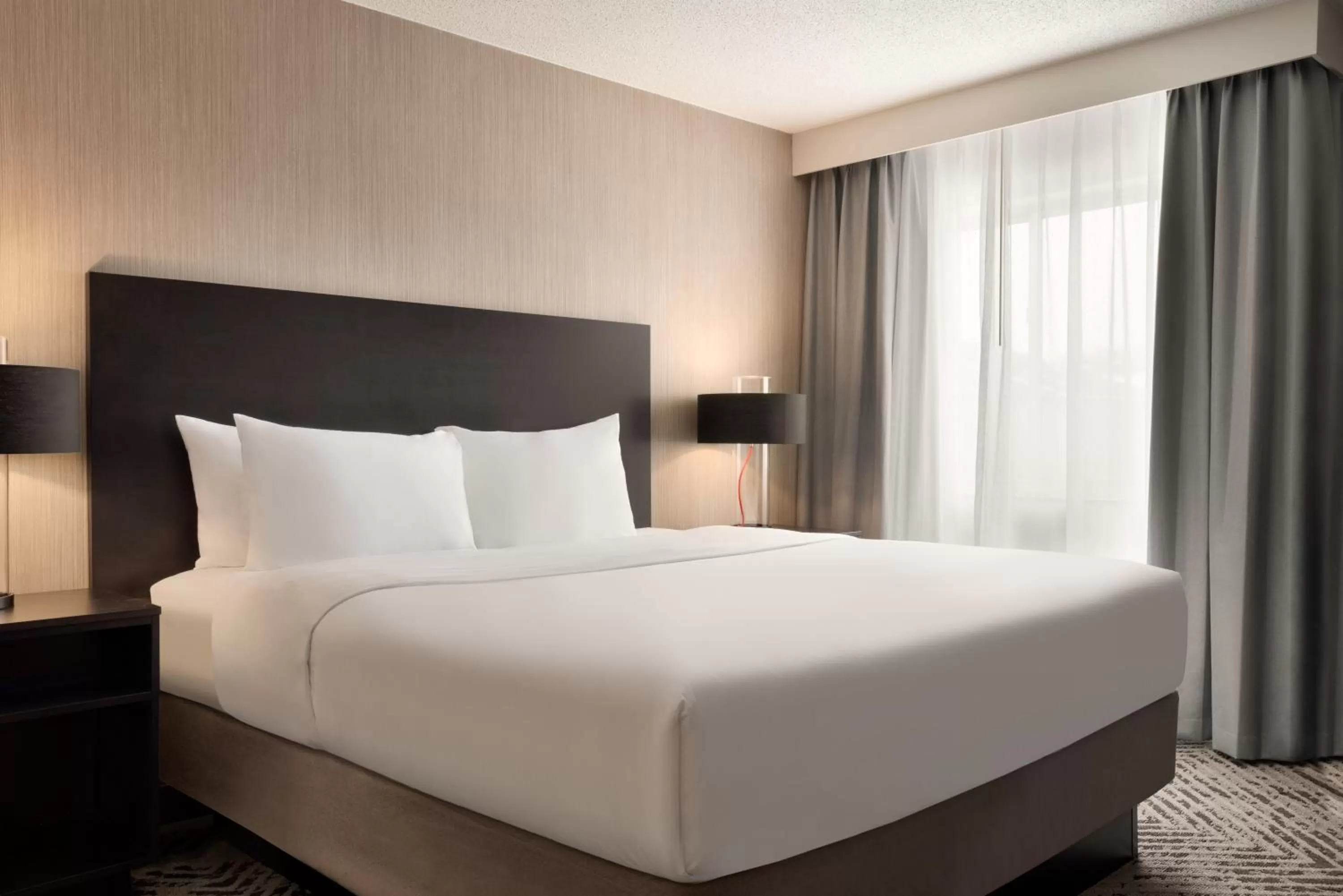 King Room - Non-Smoking in The Clover Hotel