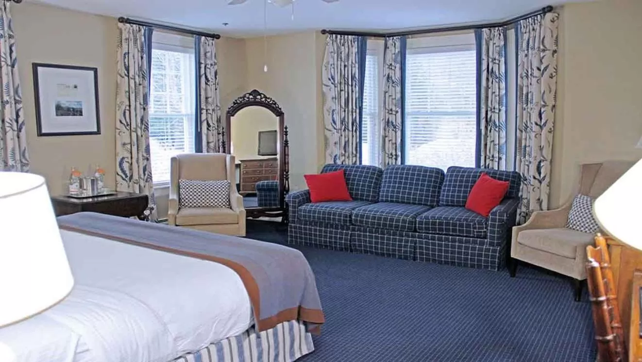 ADA Premier Room - 1 Queen Bed in Omni Bretton Arms Inn at Mount Washington Resort