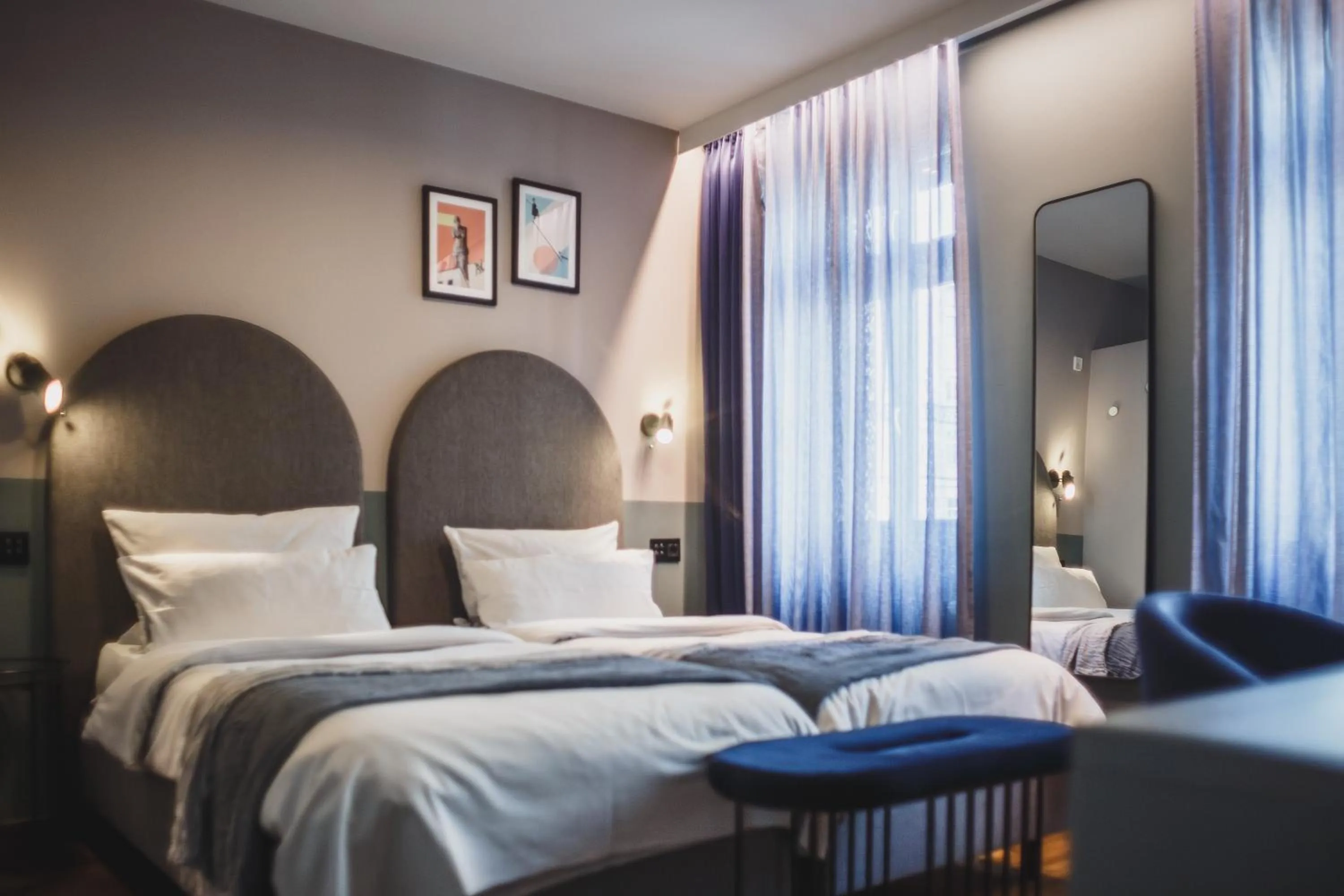 Medium Twin (max 2 pax) in The Circus Hotel