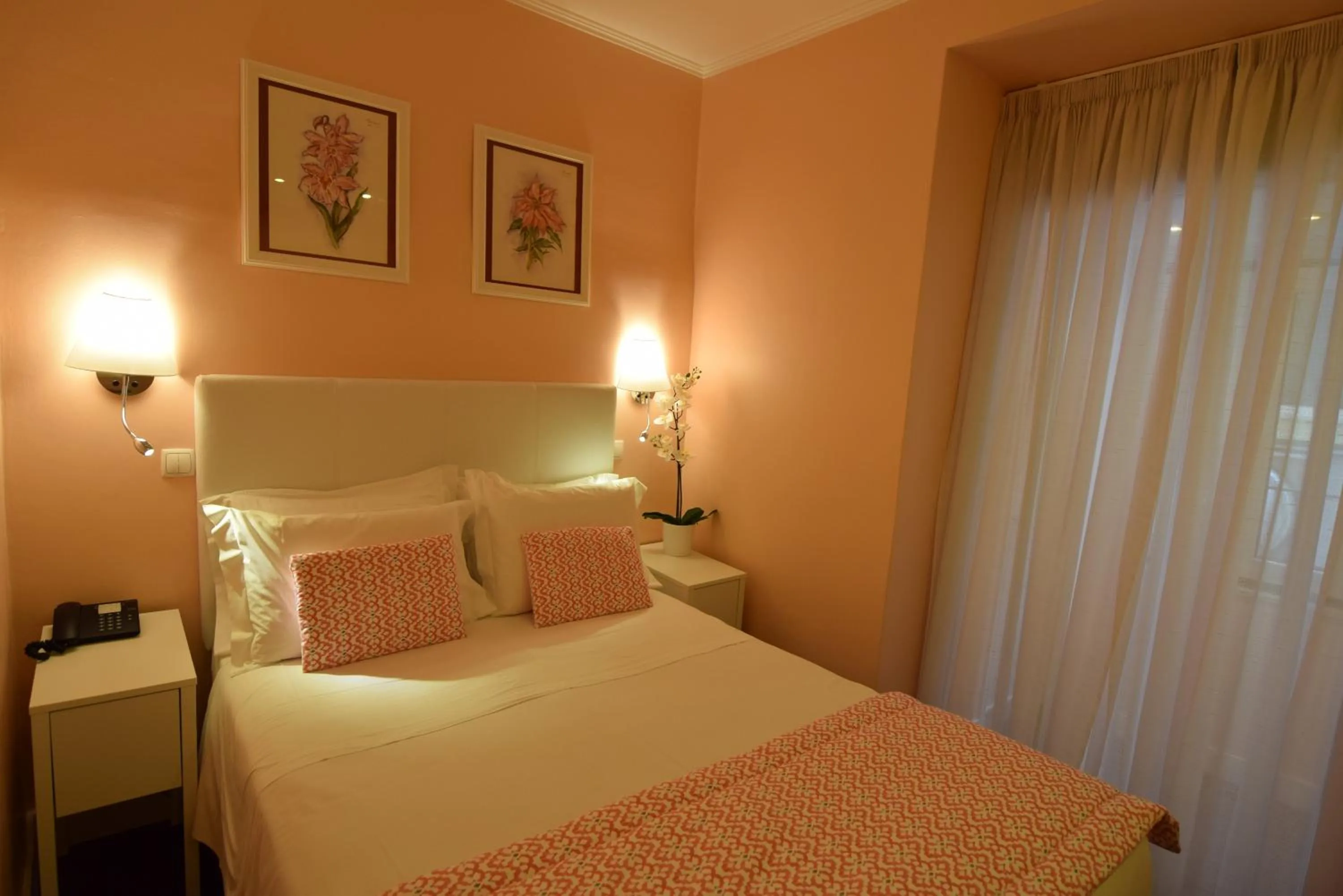 Small Single Room - single occupancy in Hotel Florescente