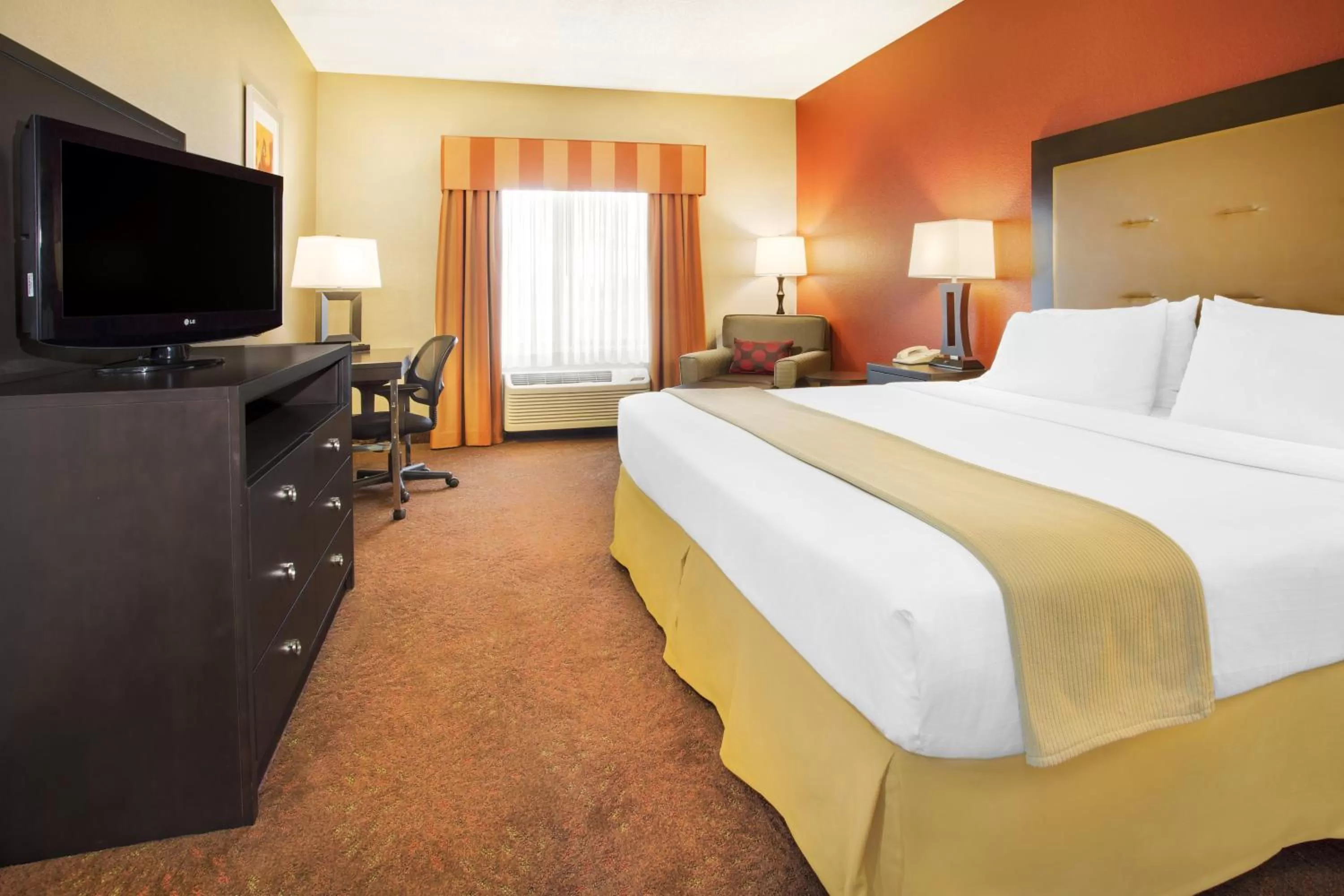 King Room - Hearing Accessible/Non-Smoking  in Holiday Inn Express & Suites - Muncie, an IHG Hotel