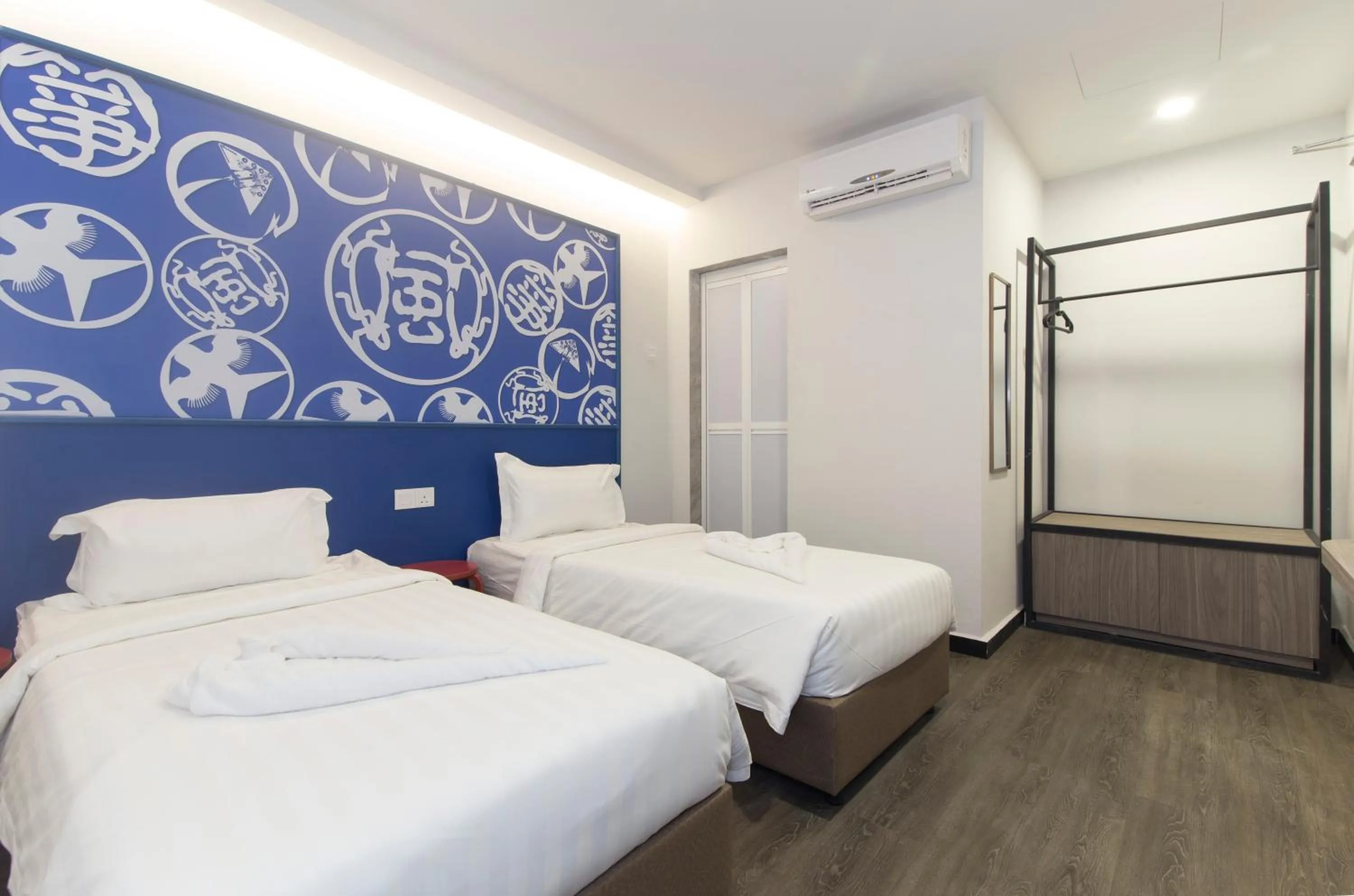 Deluxe Twin Room in Kitez Hotel & Bunkz