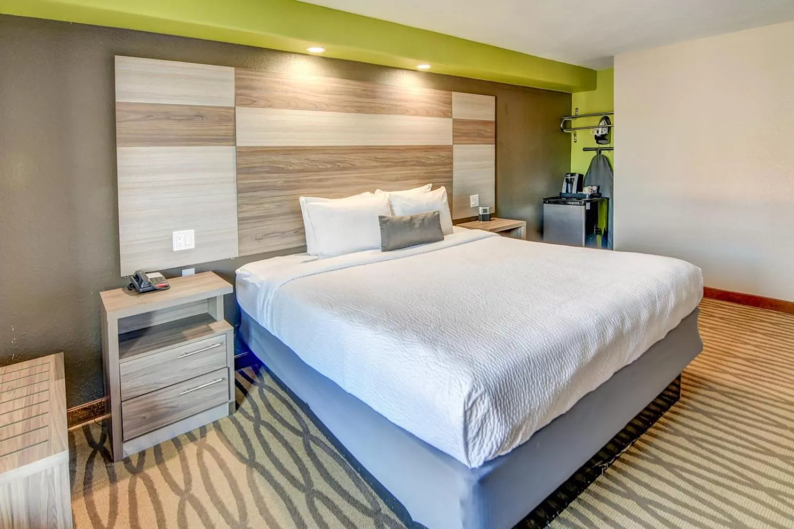 King Room - Non-Smoking in Seabreeze Inn - Fort Walton