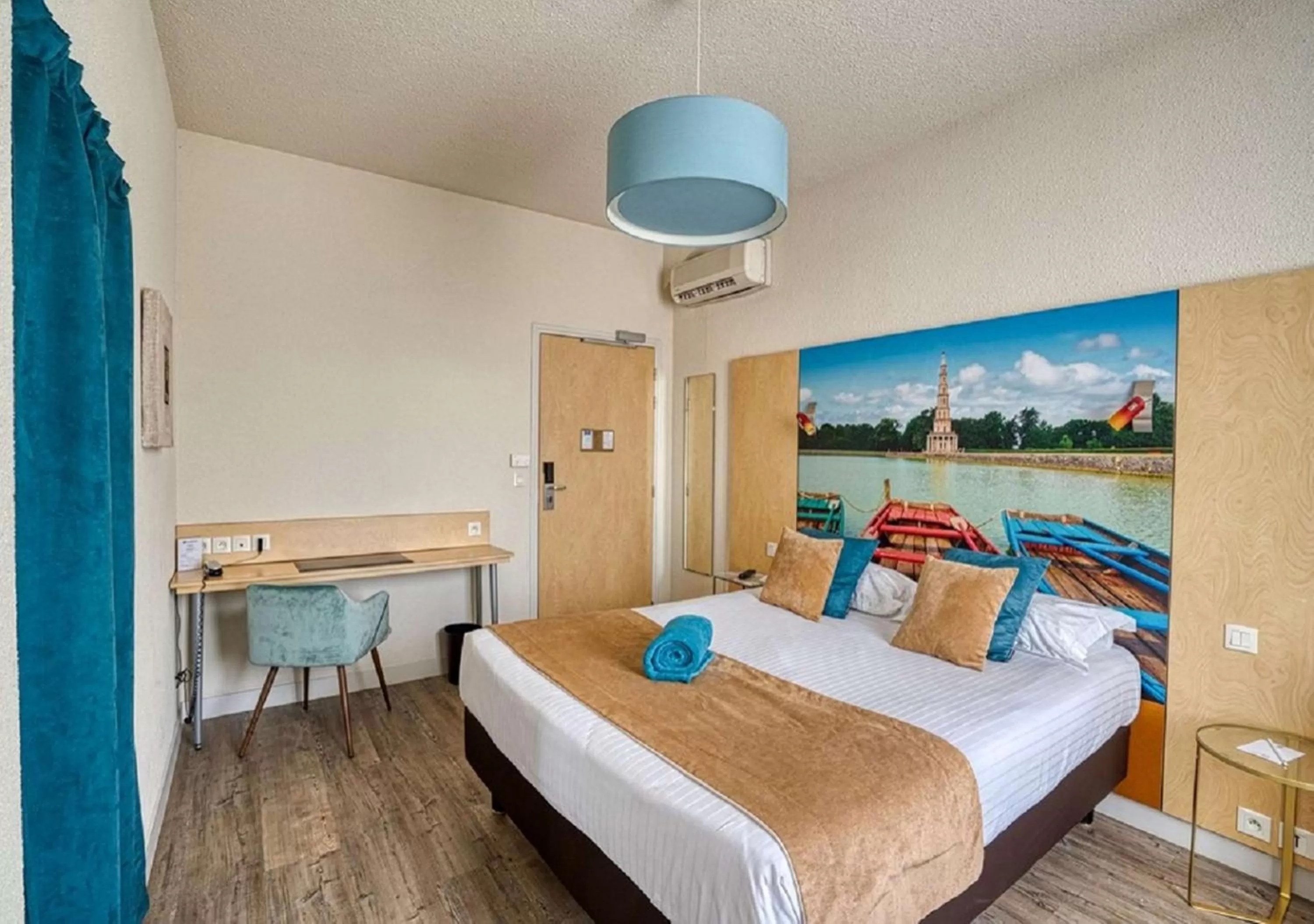 Standard Queen Room - Non-Smoking in Best Western Le Vinci Loire Valley