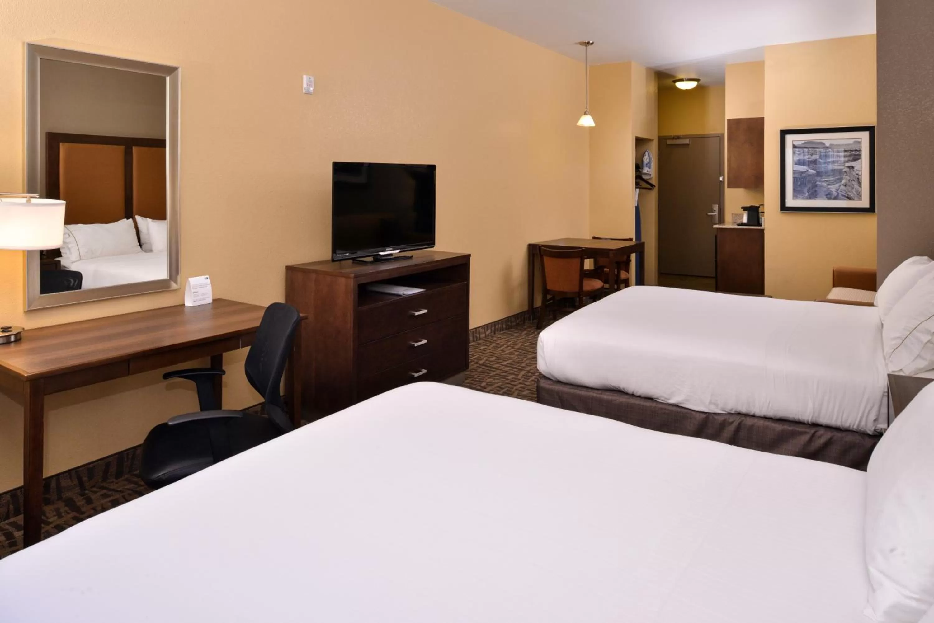 Queen Suite with Two Queen Beds - Communications Accessible in Holiday Inn Express & Suites Page - Lake Powell Area by IHG