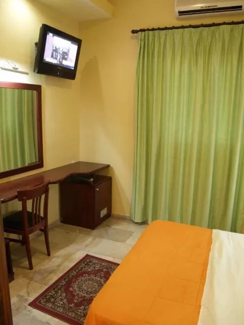Economy Double Room - Ground Floor in Hotel Filoxenia