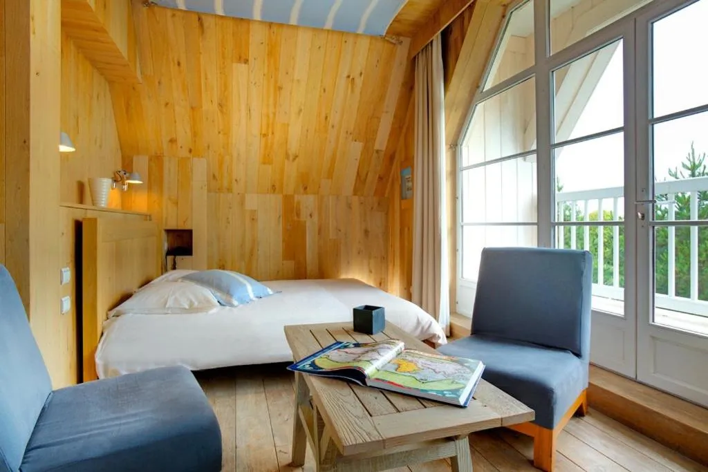  Wooden style Junior Suite  in Emeria Dinard Thalasso Spa