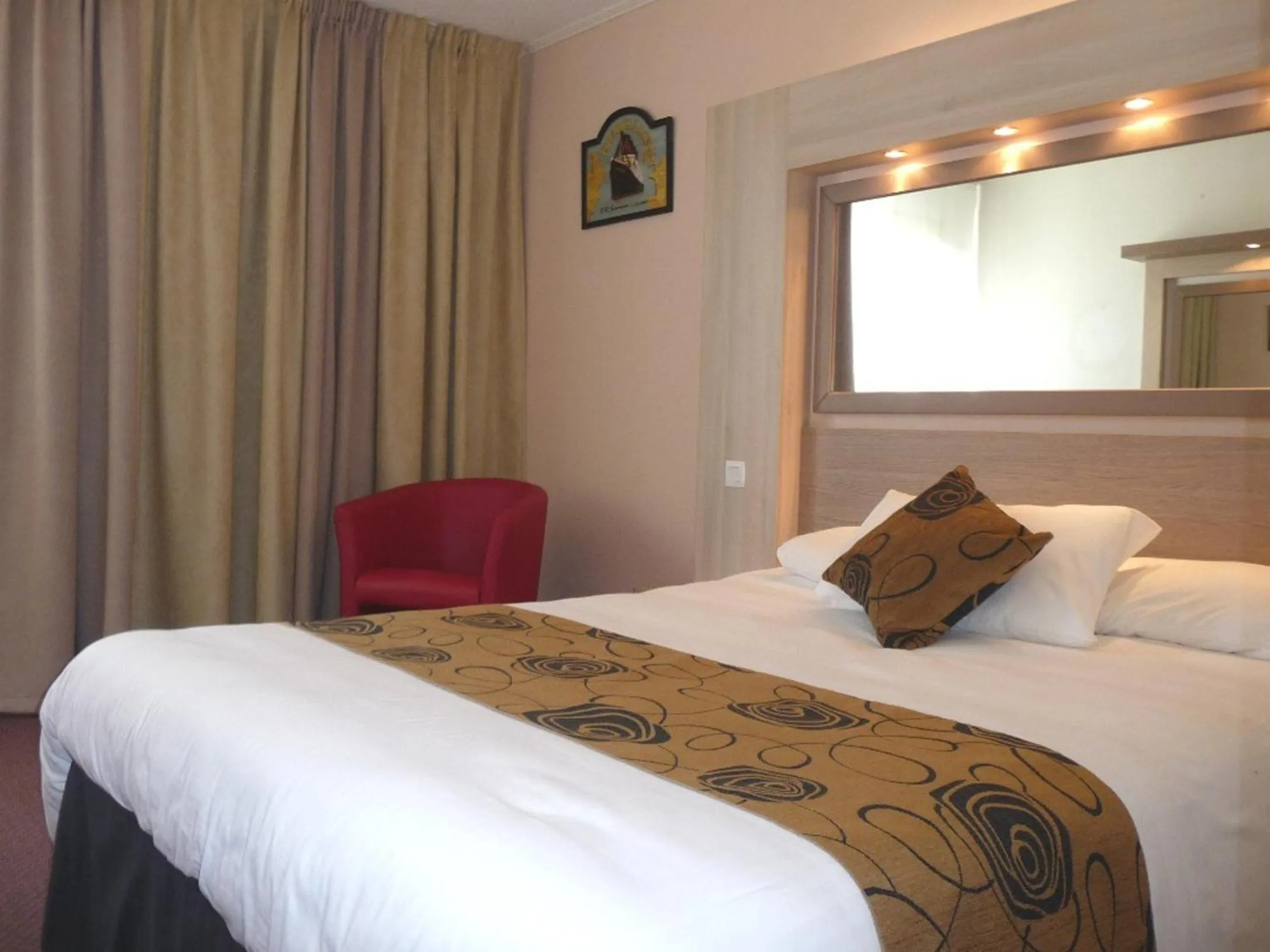 Traditional Double Room in The Originals Boutique, Hôtel Aquilon, Saint-Nazaire