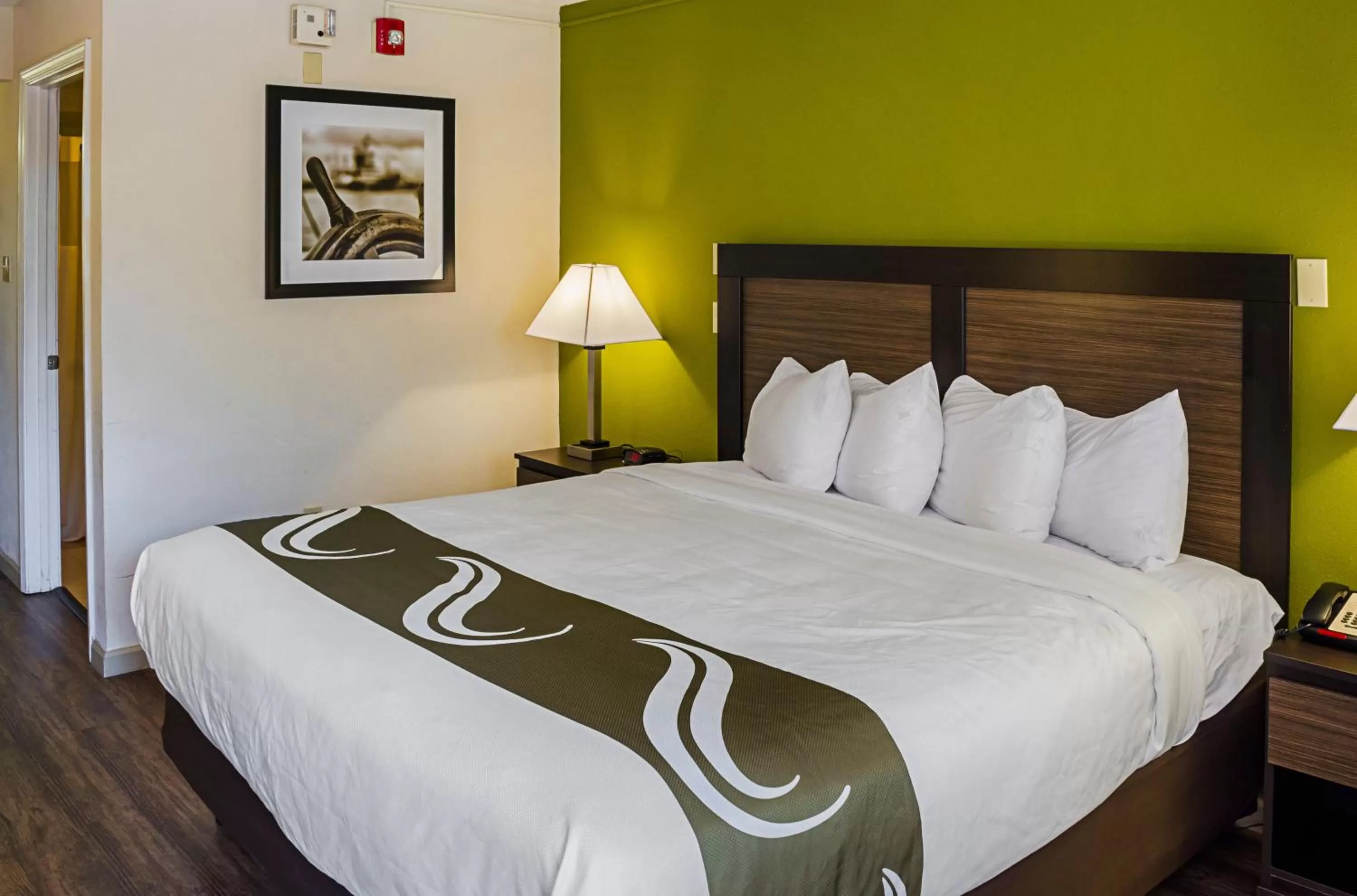 King Room - Disability Access/Non-Smoking in Quality Inn Biloxi Beach