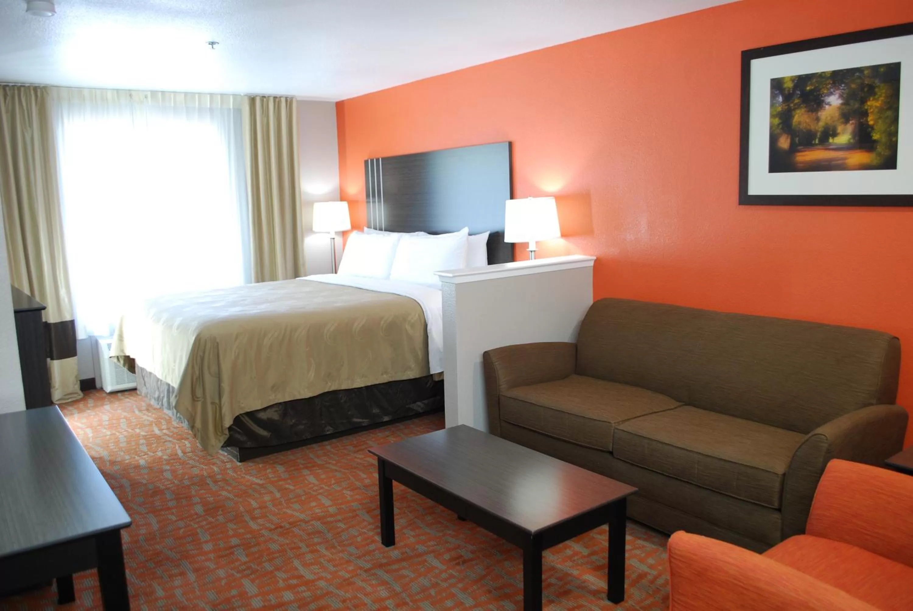 King Suite in Quality Inn & Suites Fresno Northwest