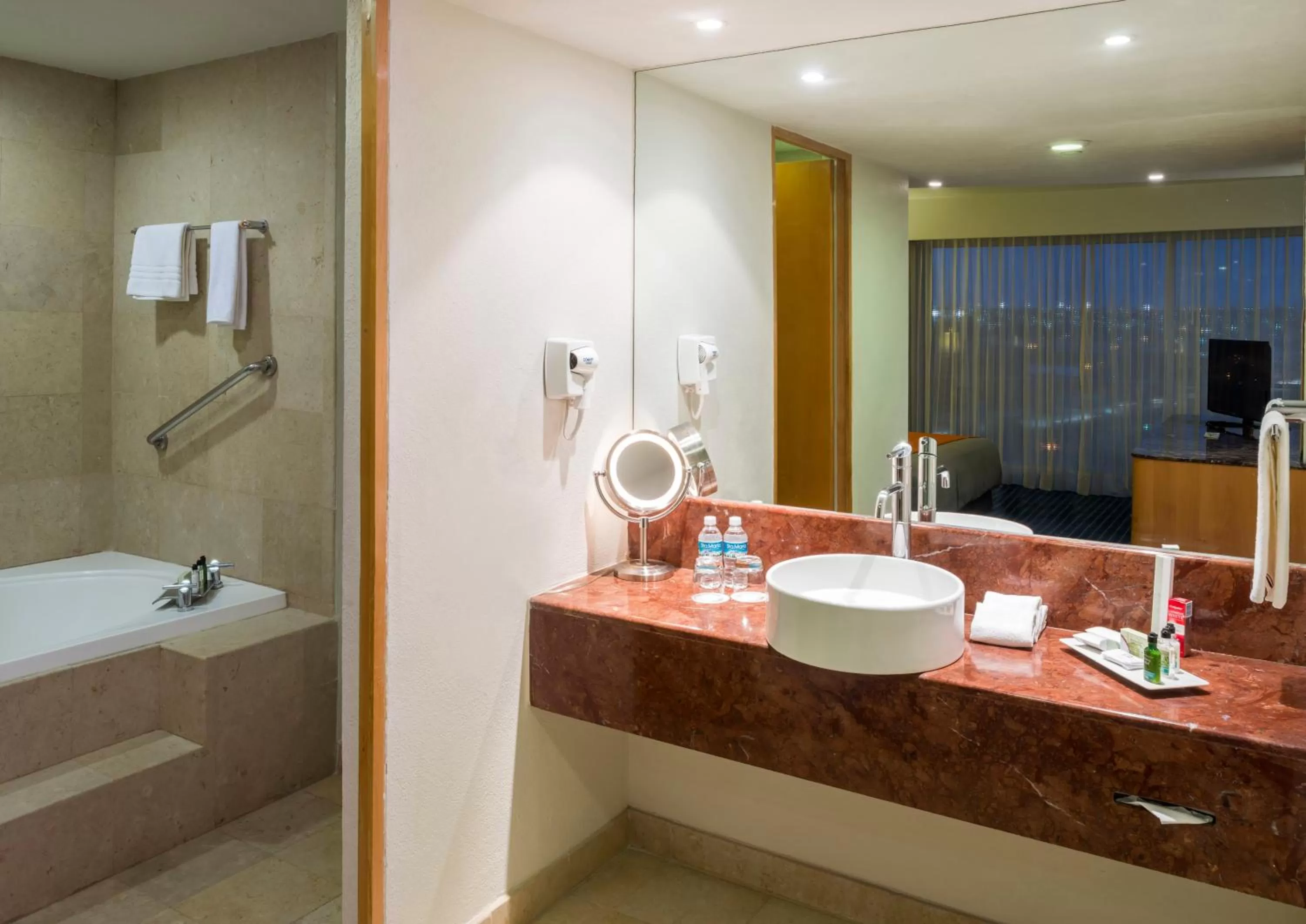 Master Suite in Real Inn Ciudad Juarez by the USA Consulate