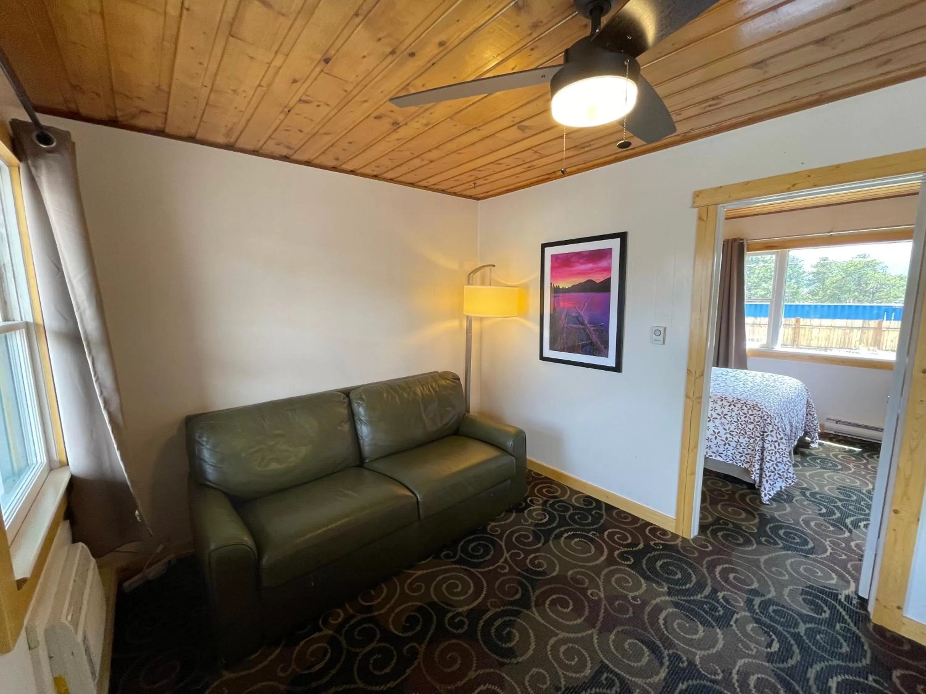 Family Studio - Non Pet Friendly in Estes Mountain Inn